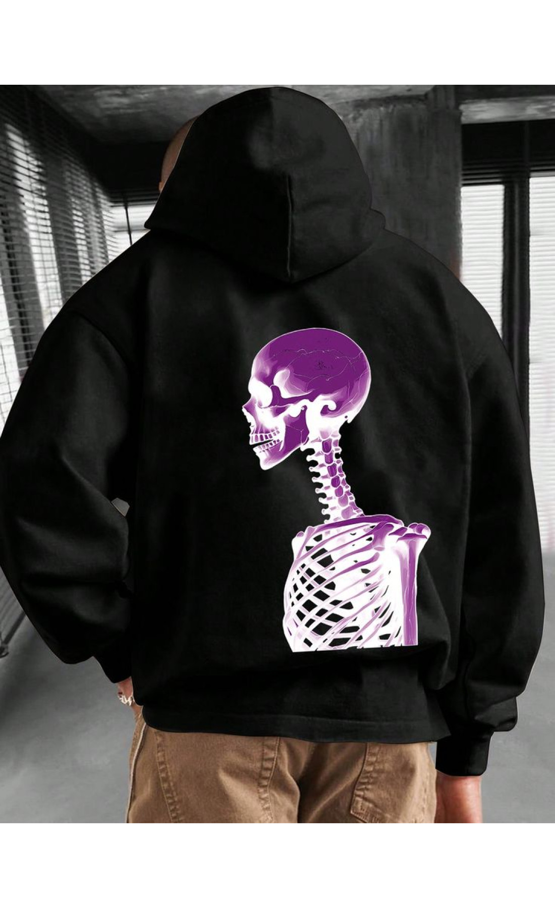 Чоловіче чорне  оверсайз худі з трендовим принтом