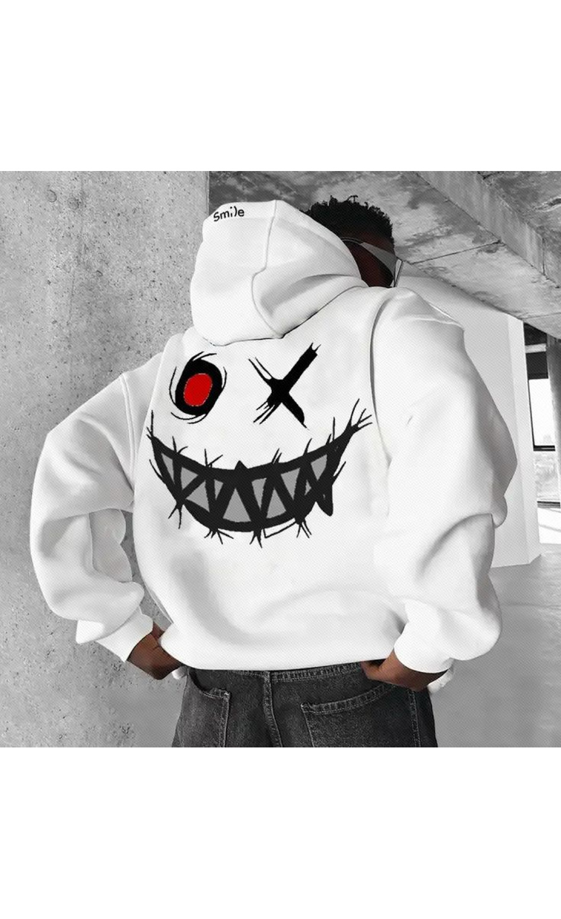 Біле чоловіче  оверсайз худі з трендовим дизайном