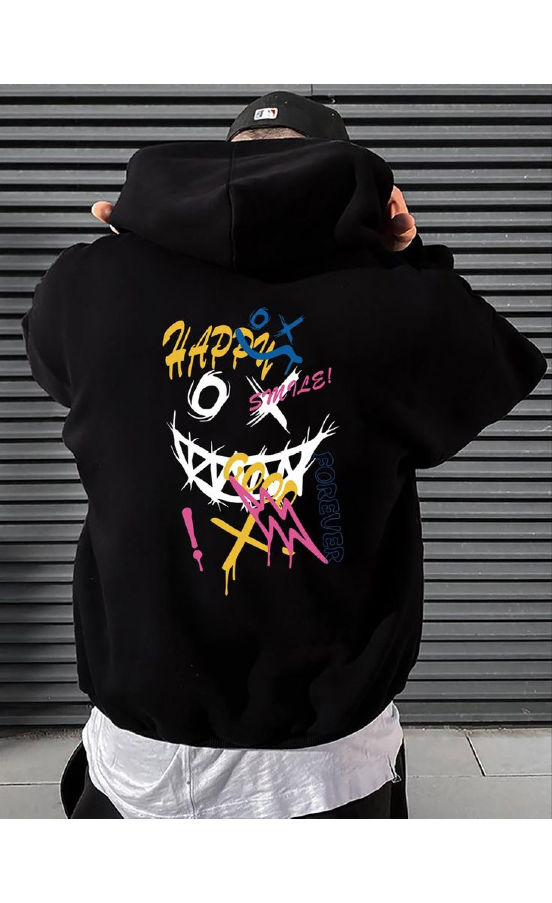 Чоловіче чорне  оверсайз худі з трендовим принтом