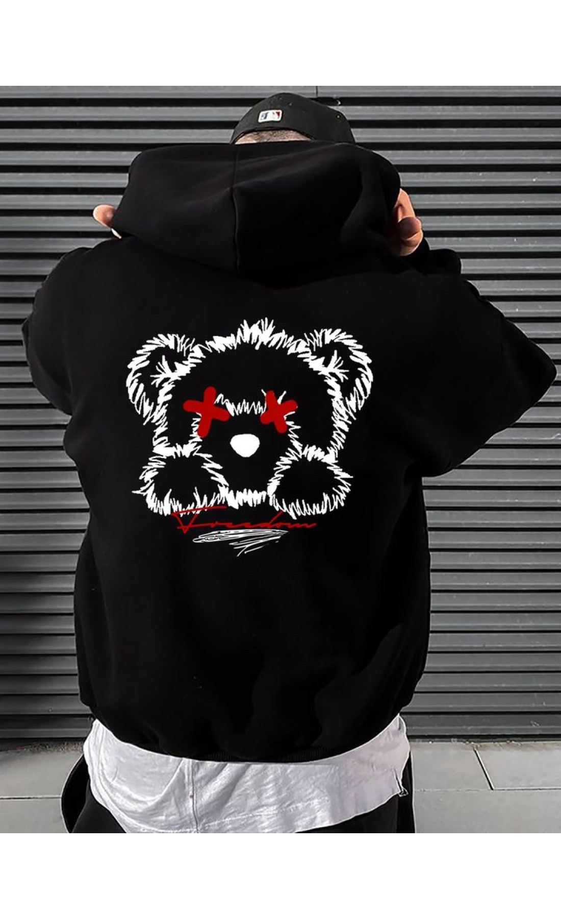 Чоловіче чорне  оверсайз худі з трендовим принтом