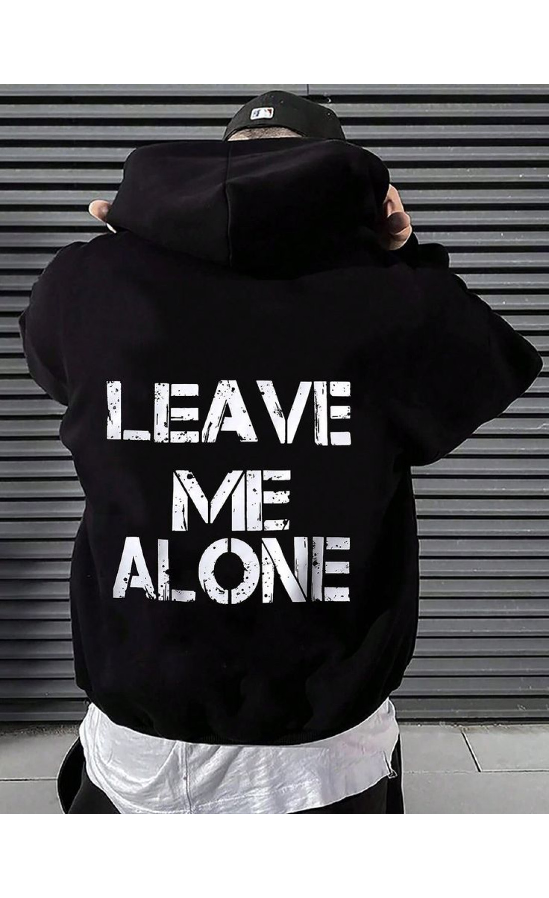 чорне чоловіче оверсайз худі зі стильним дизайном