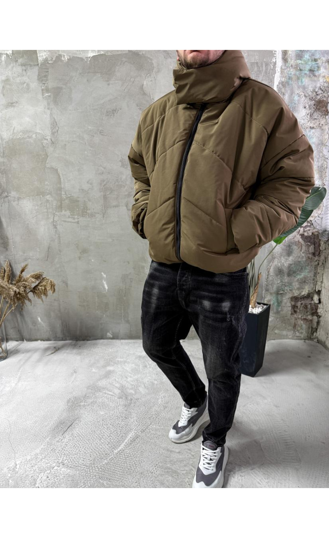 Куртка зимова (матова) зі знімним капюшоном виробництво україна