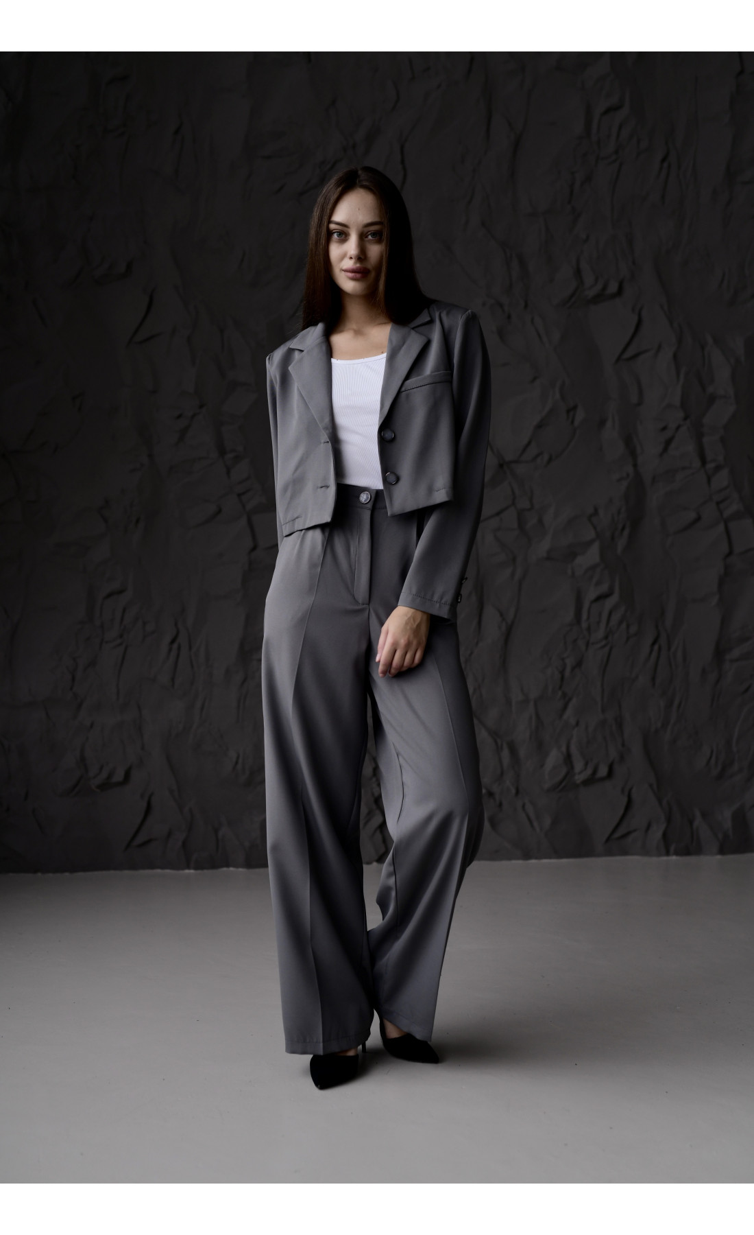 Класичний костюм жіночий стильний жакет штани костбмна тканина