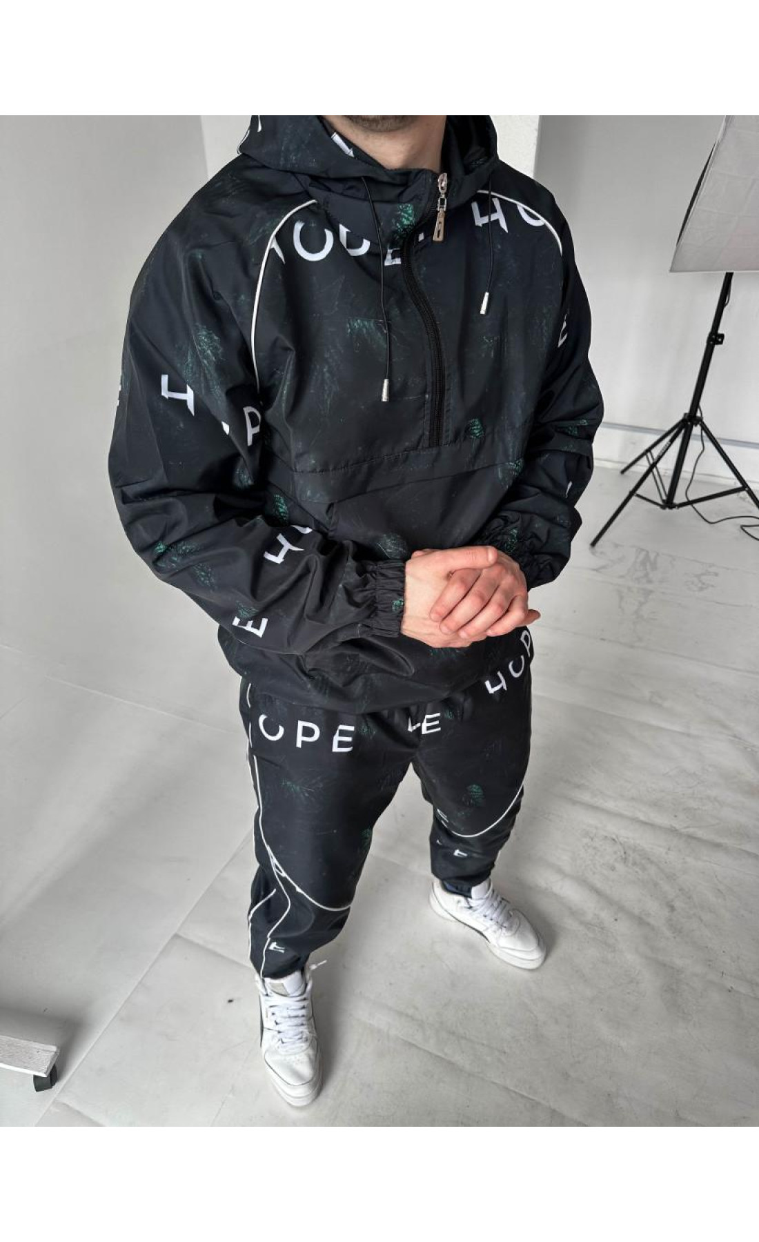 Спортивний чорний костюм з плащівки анорак штани