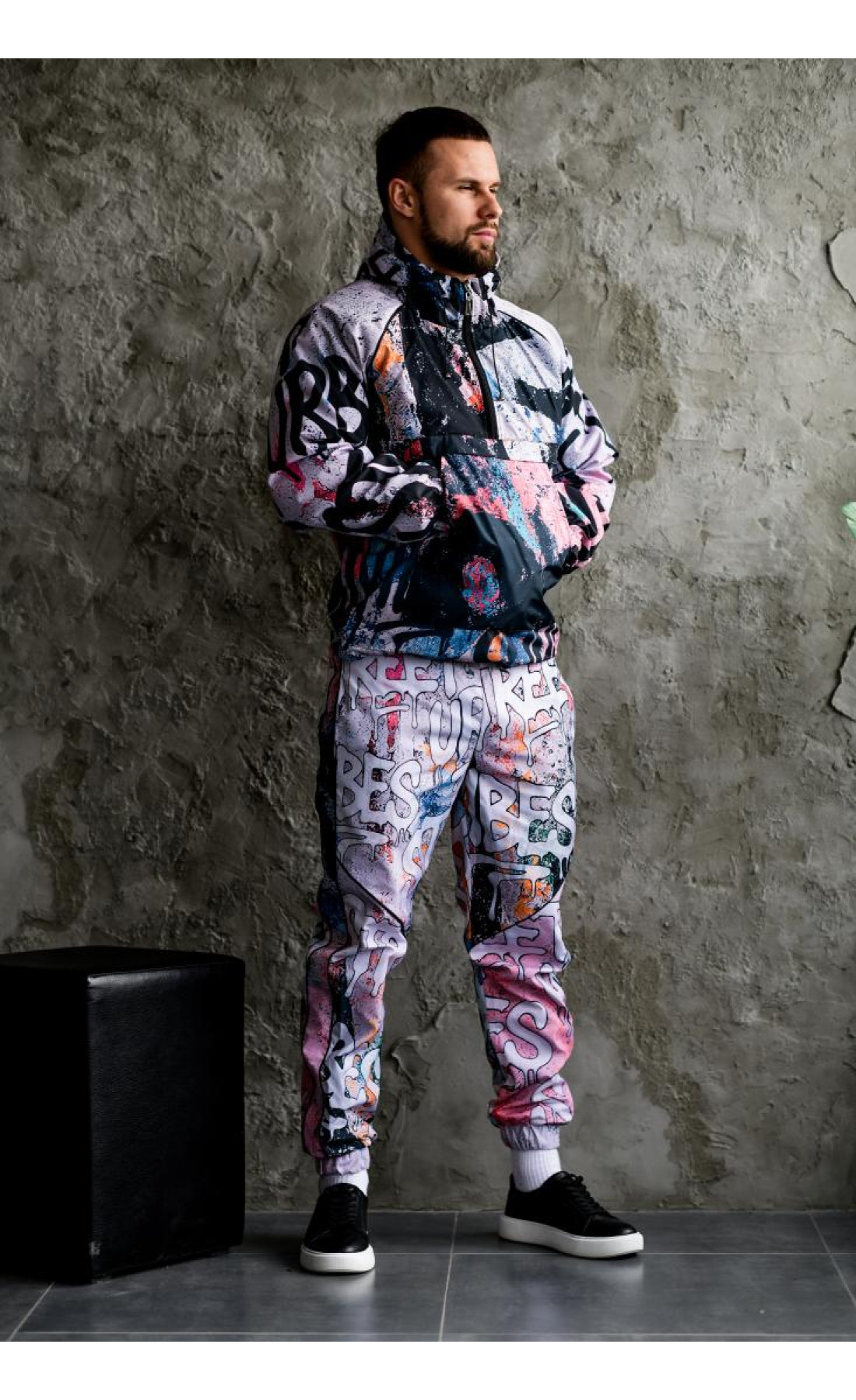 Чоловічий спортивний костюм модний стильний анорак джогери