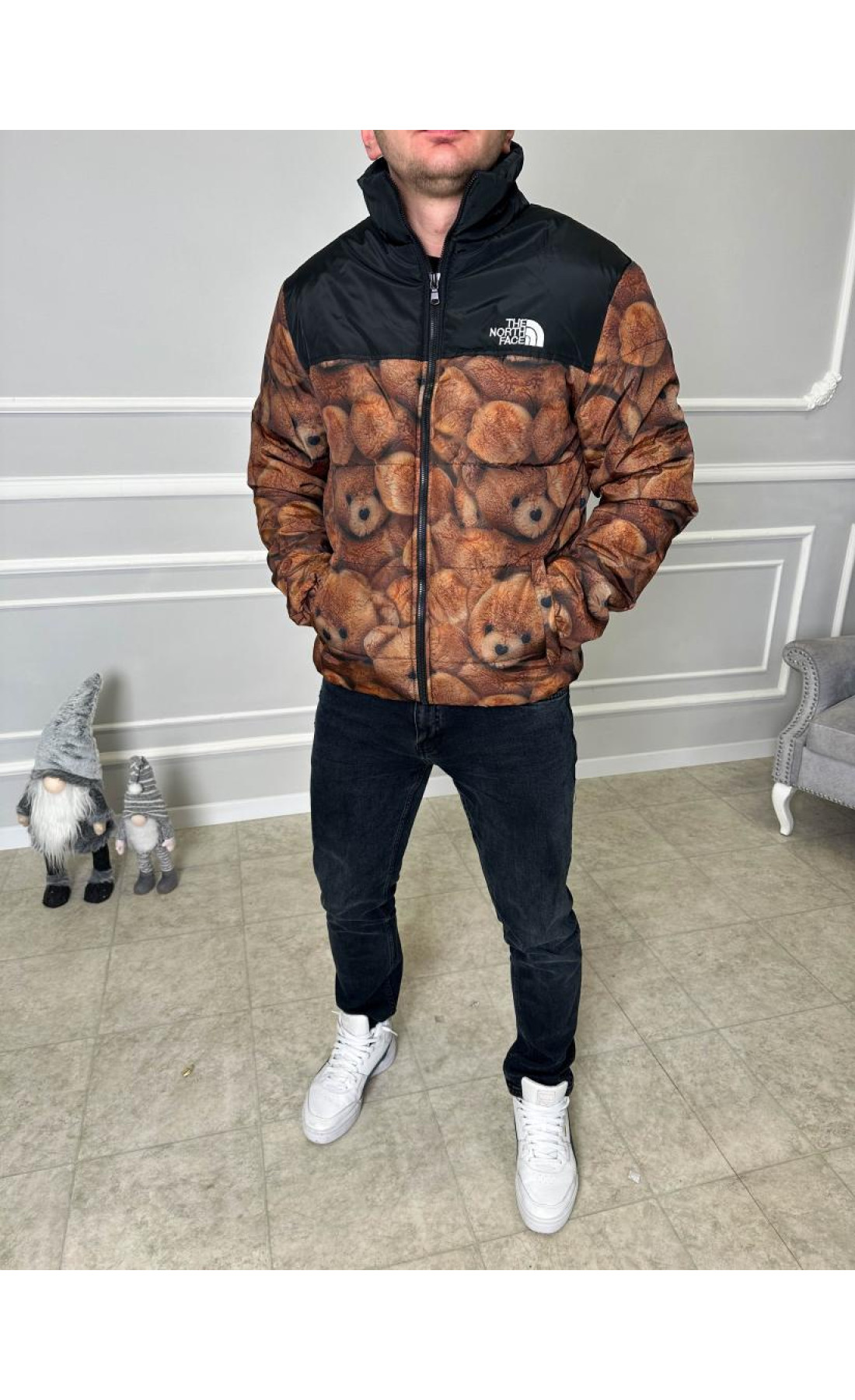 Коричнева куртка tnf