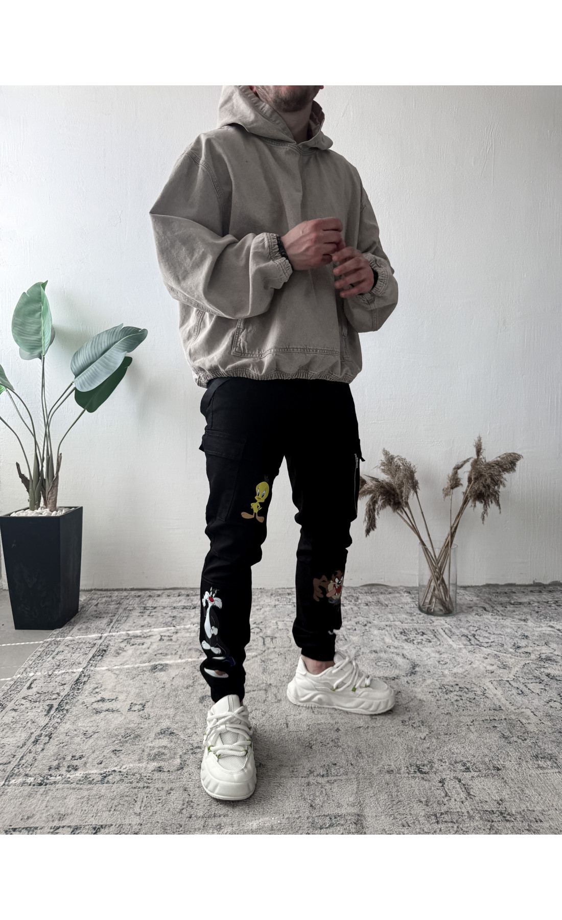 Джинси дтф чоловічі чорного кольору  джогери з принтом