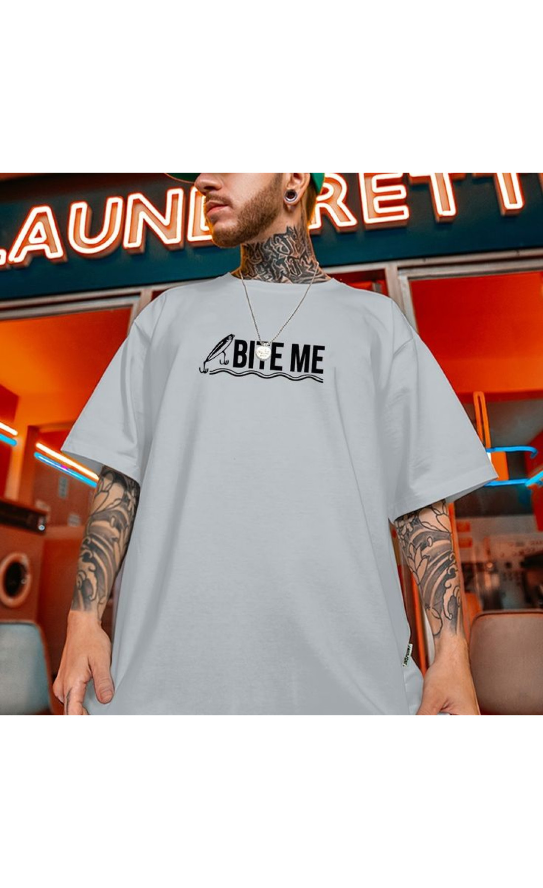 біла чоловіча оверсайз футболка з модним написом