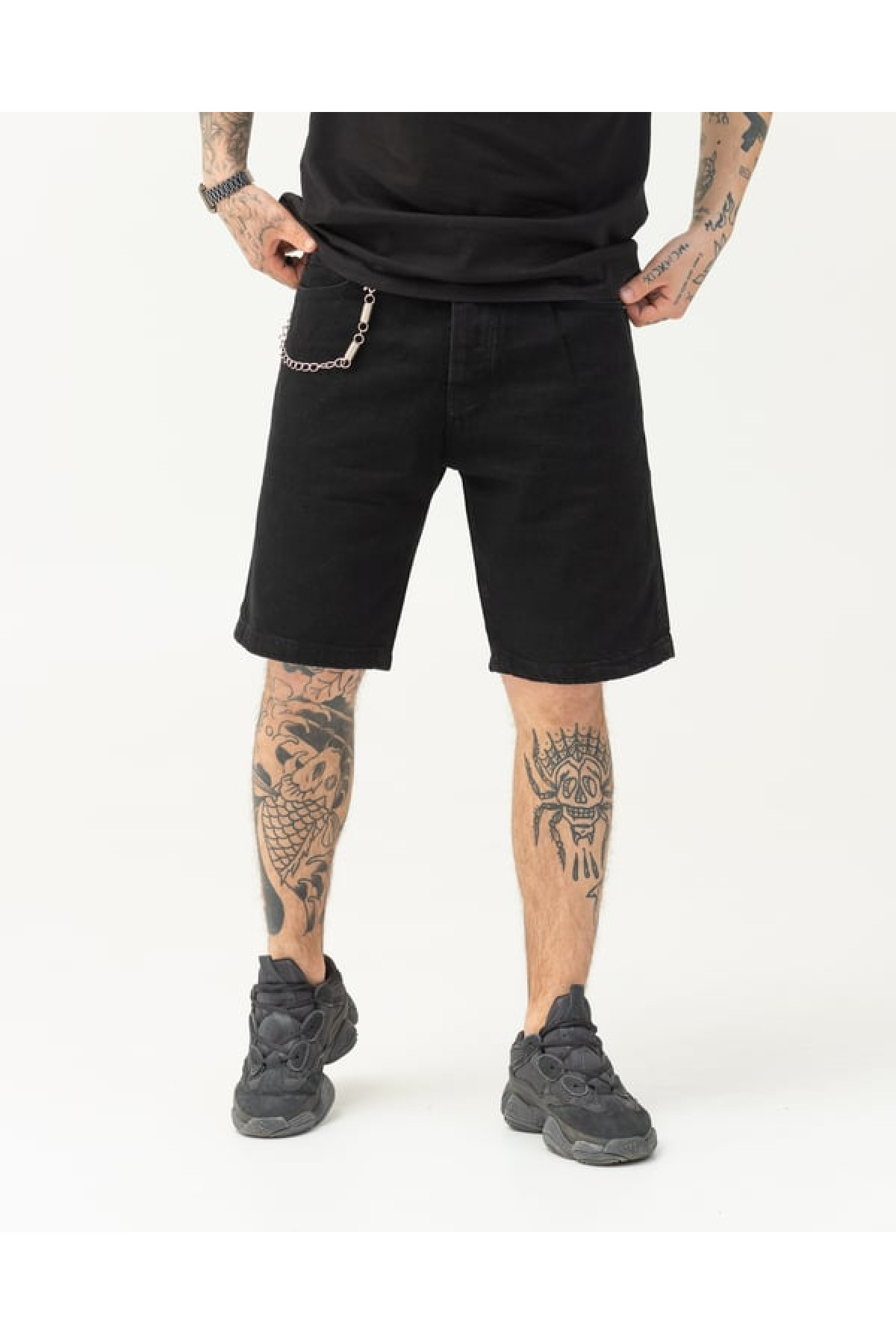 Чорні джинсові шорти BEZET з ланцюжком