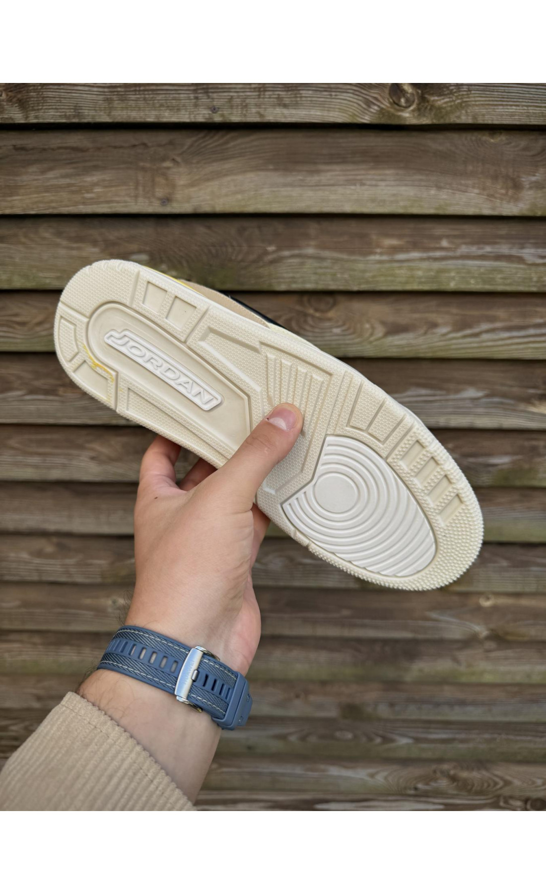 Чоловічі кросівки  Кросівки nike air jordan legacy low (жовто чорні) (312-1)