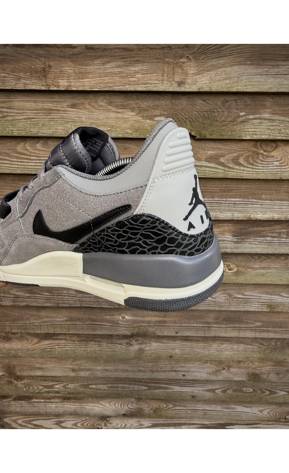 Чоловічі кросівки  Кросівки nike air jordan legacy low (замша, темно сірі) (312-8)