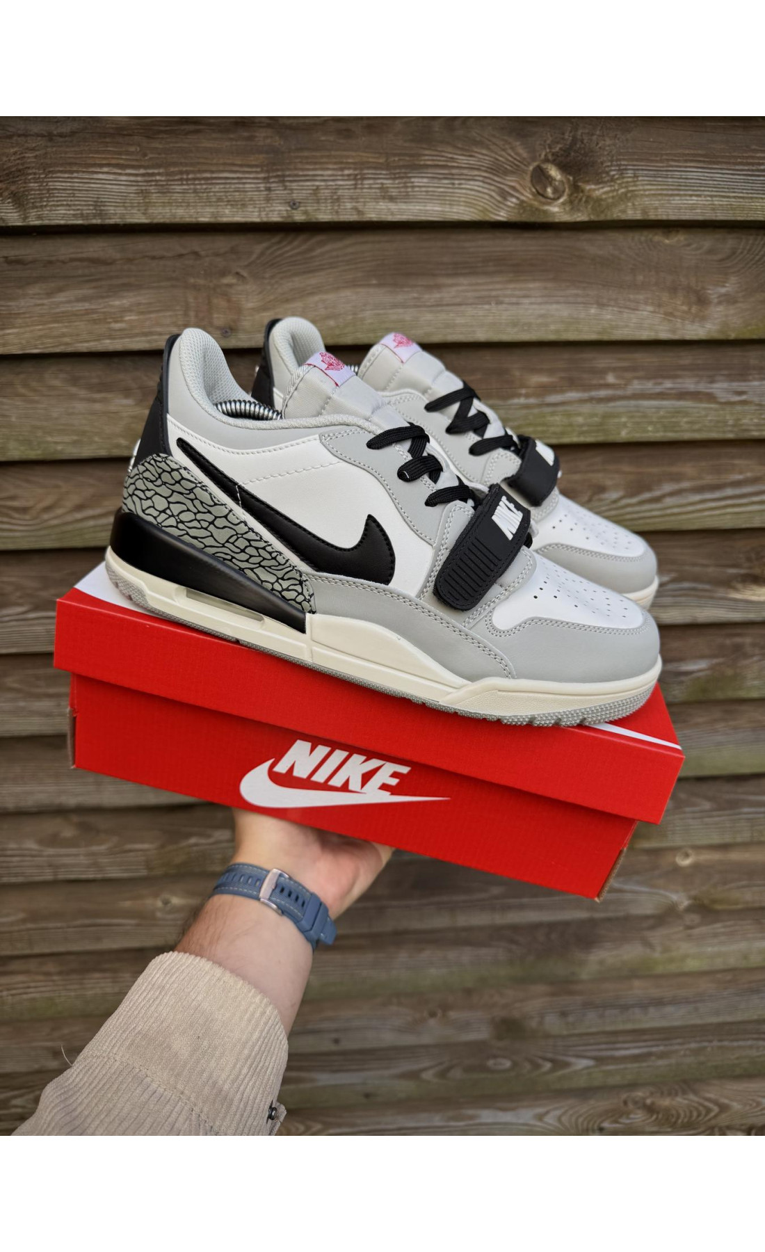 Чоловічі кросівки  Кросівки nike air jordan legacy low (світло сірі) (312-5)