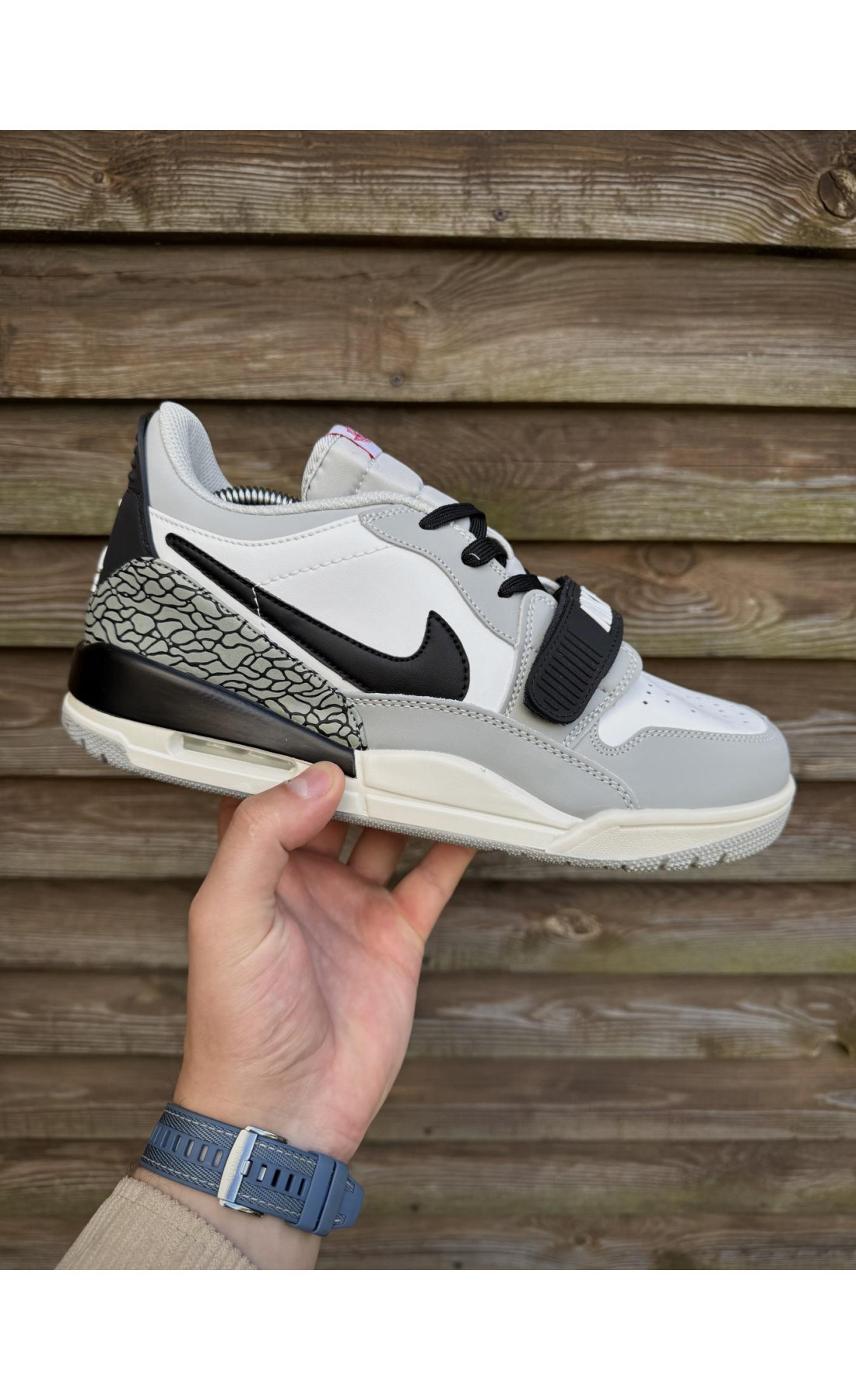 Чоловічі кросівки  Кросівки nike air jordan legacy low (світло сірі) (312-5)