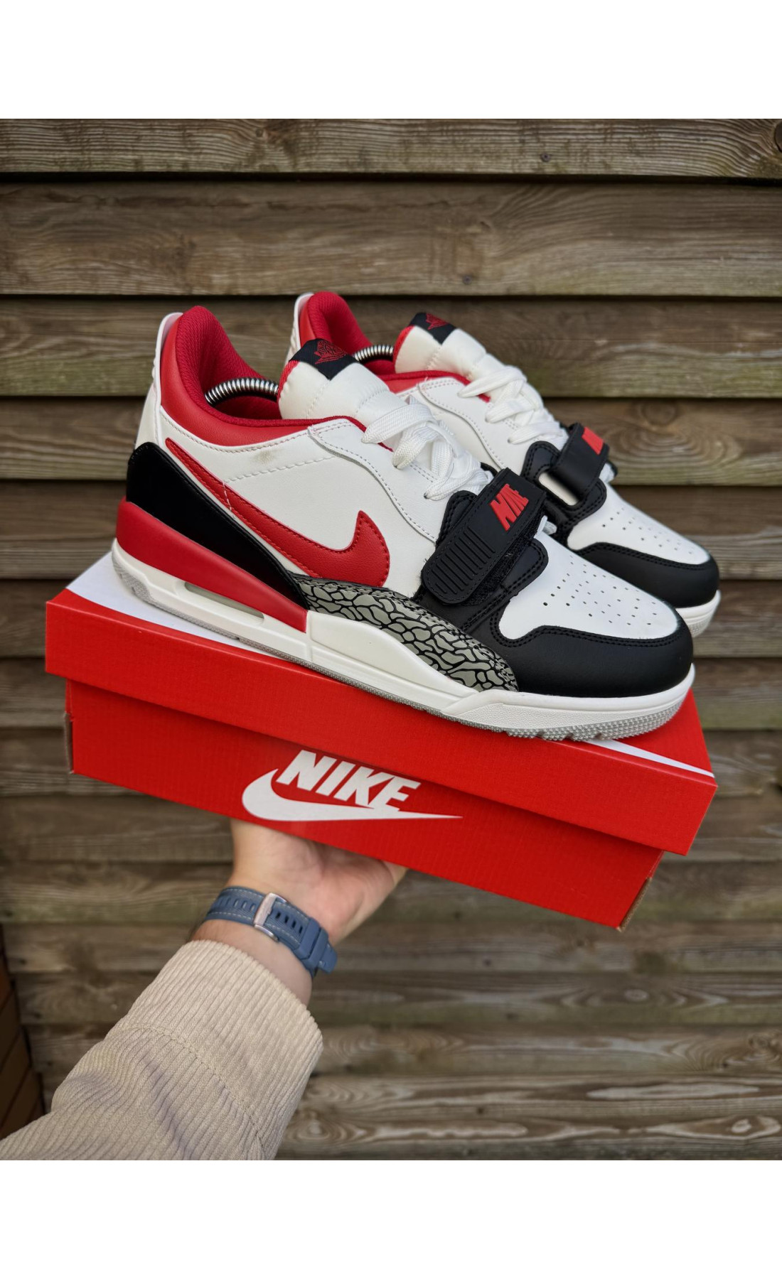 Чоловічі кросівки  Кросівки nike air jordan legacy low (white red) (312-7)