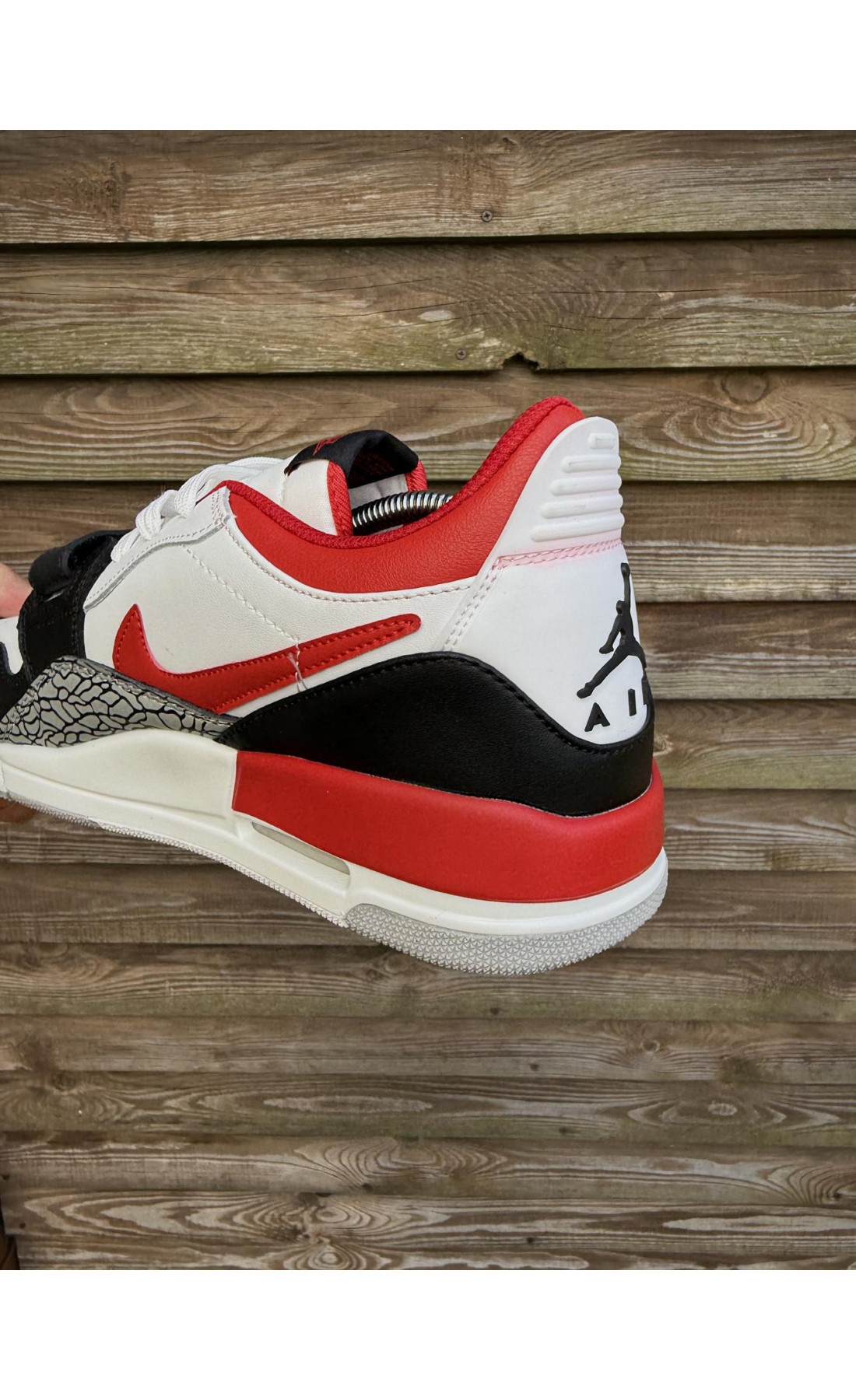 Чоловічі кросівки  Кросівки nike air jordan legacy low (white red) (312-7)