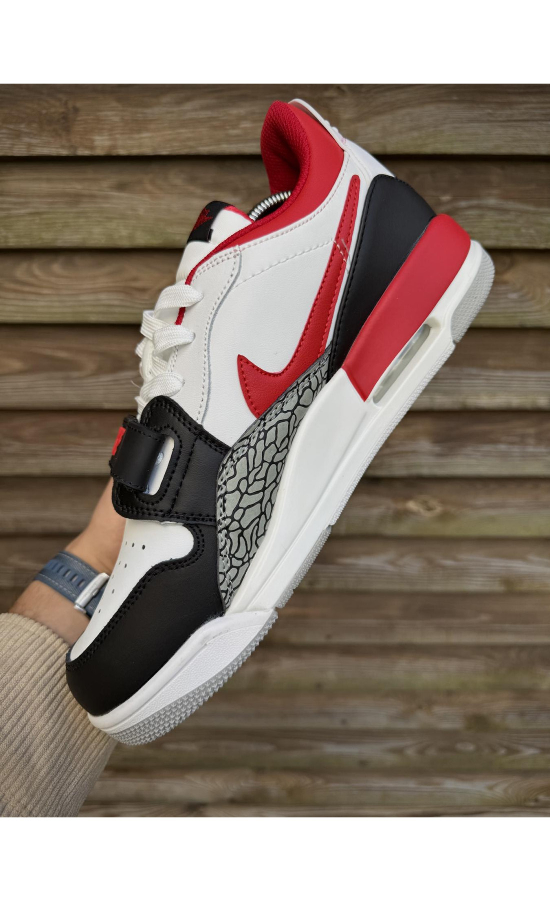 Чоловічі кросівки  Кросівки nike air jordan legacy low (white red) (312-7)