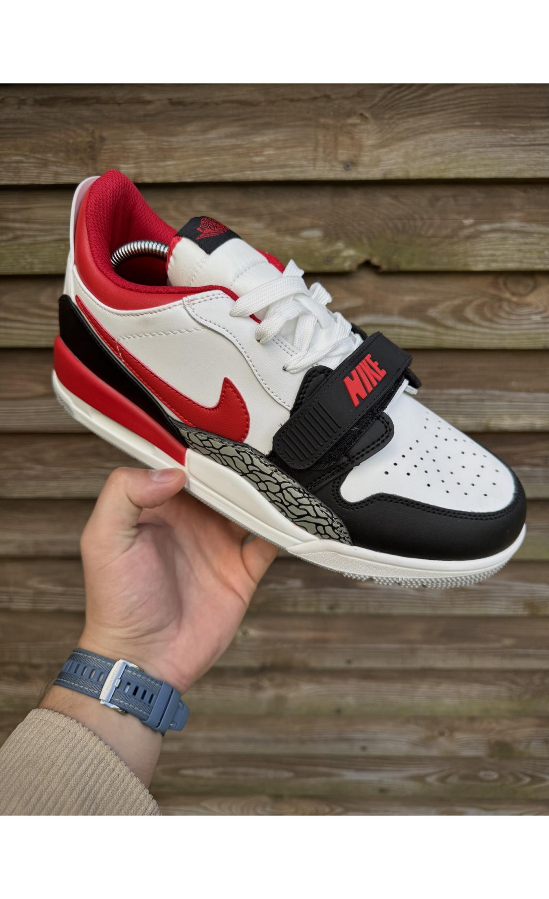 Чоловічі кросівки  Кросівки nike air jordan legacy low (white red) (312-7)