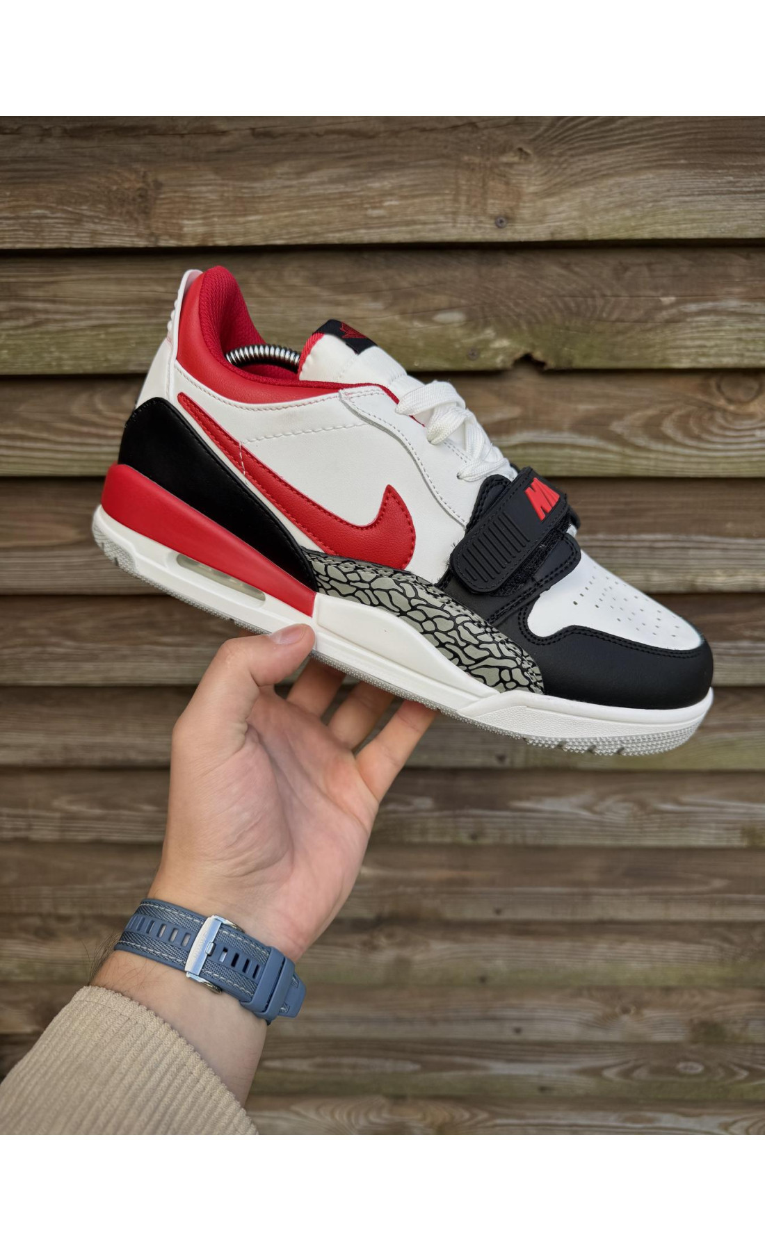 Чоловічі кросівки  Кросівки nike air jordan legacy low (white red) (312-7)