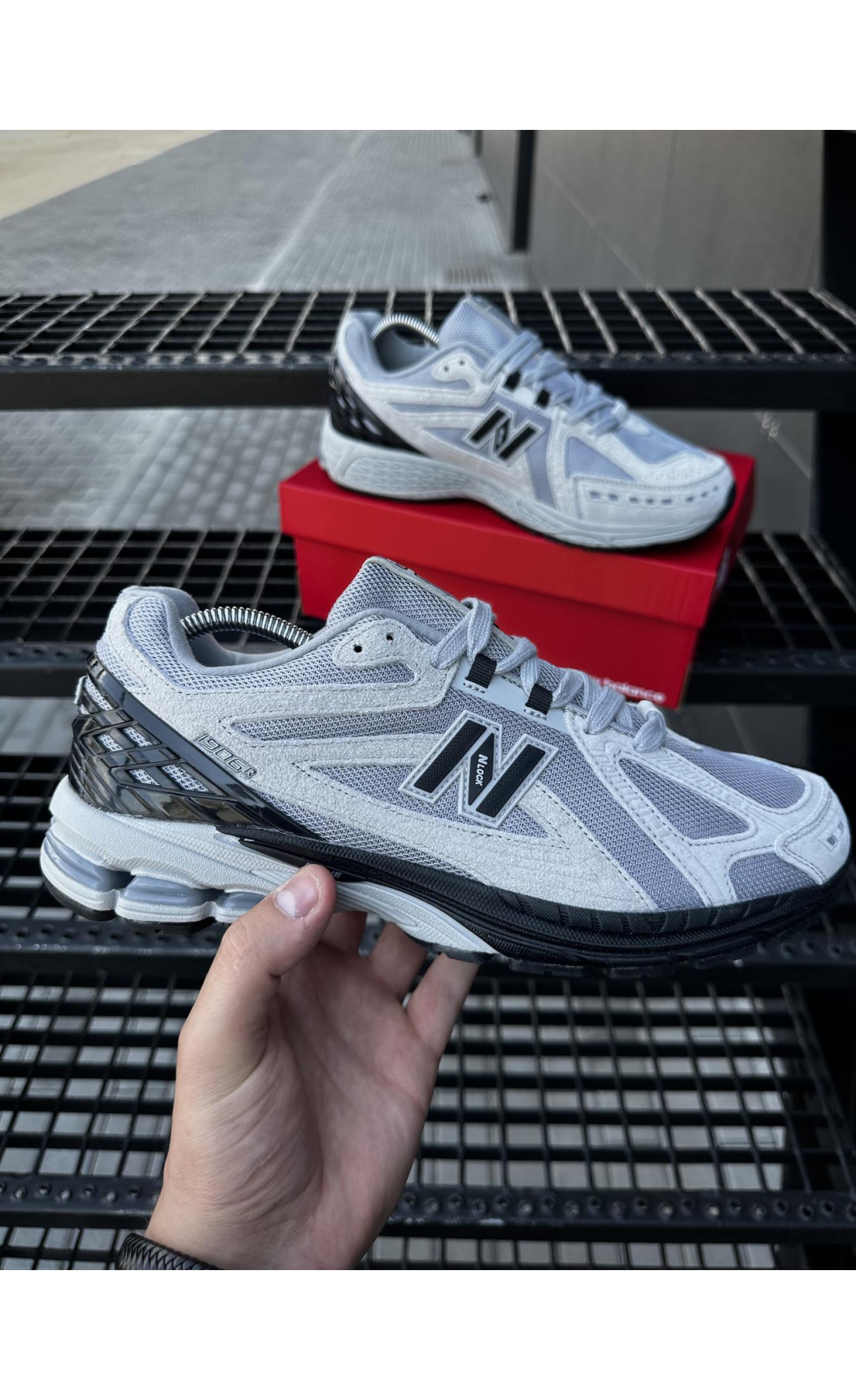 Чоловічі кросівки  Кросівки new balance r (сірі з чорним) (5557-2)