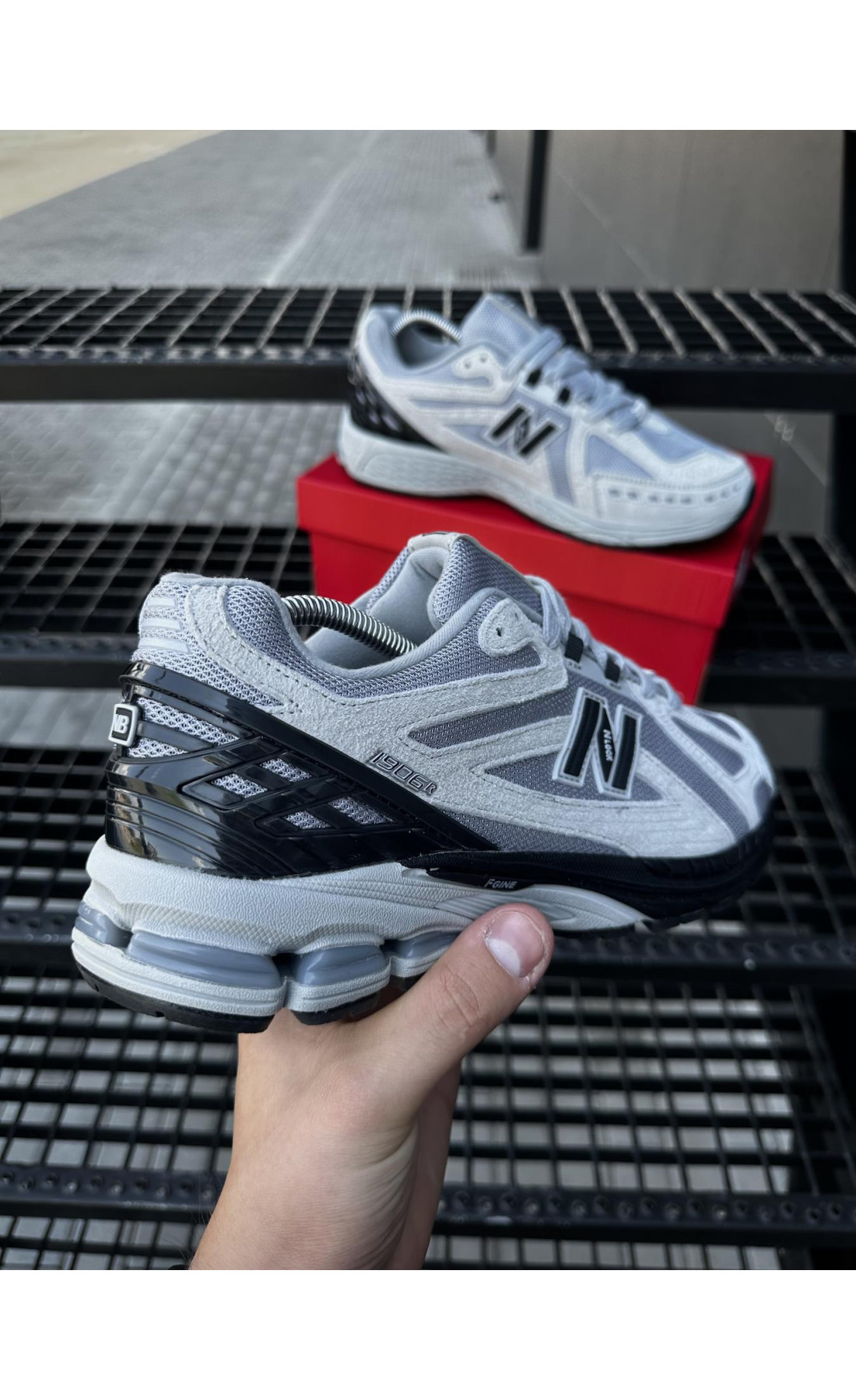 Чоловічі кросівки  Кросівки new balance r (сірі з чорним) (5557-2)