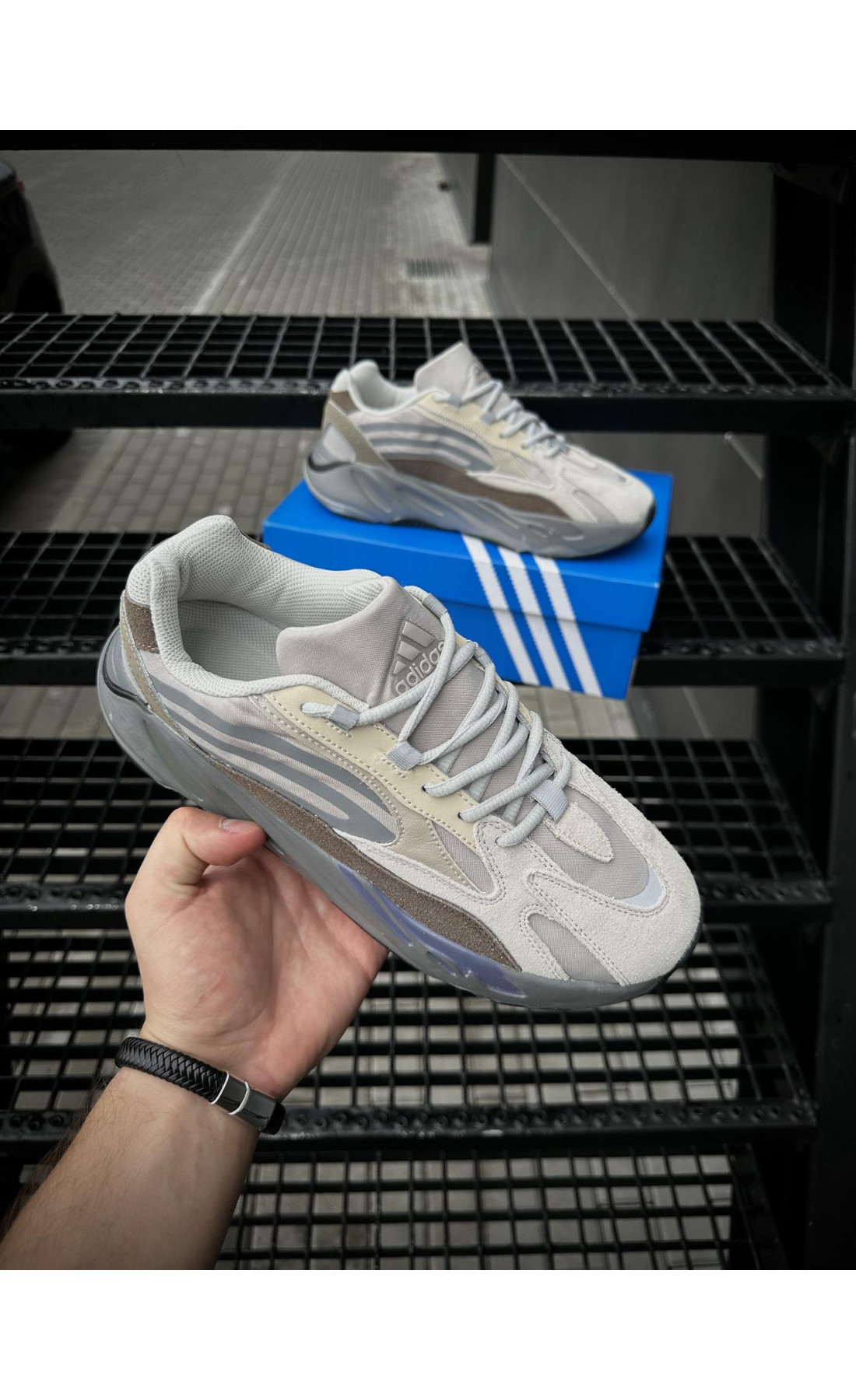 Чоловічі кросівки  Adidas yeezy boost v (gray & brown) (700-5)