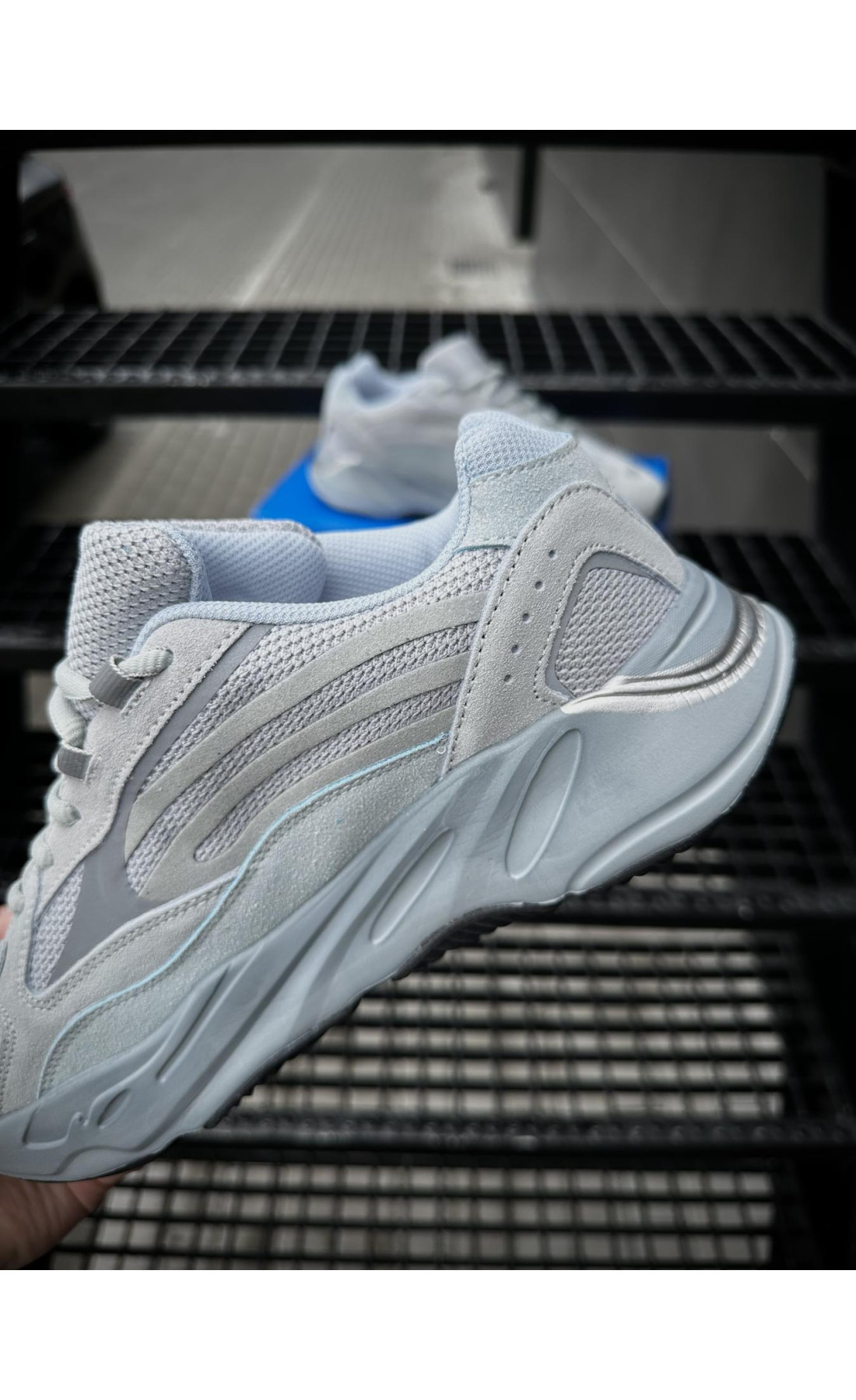 Чоловічі кросівки  Adidas yeezy boost v (gray & blue) (700-1)