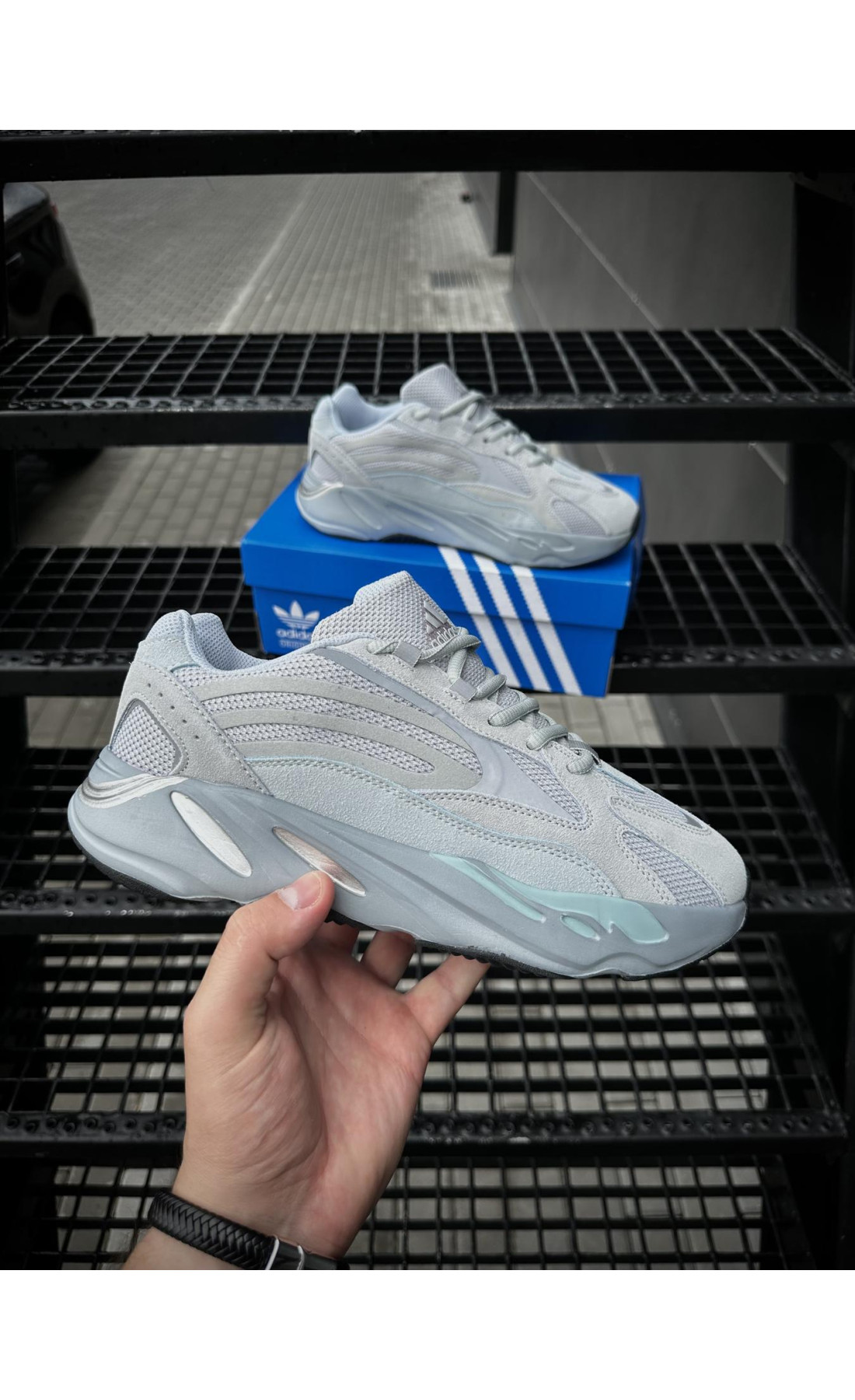 Чоловічі кросівки  Adidas yeezy boost v (gray & blue) (700-1)