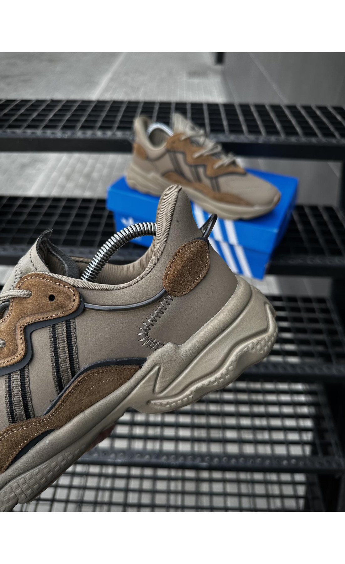 Чоловічі кросівки  Кросівки adidas ozweego, brown (394-1)