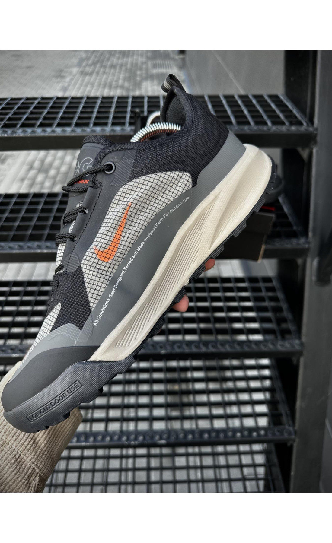 Чоловічі кросівки  Кросівки nike acg air nasu grey orange (2816-7)