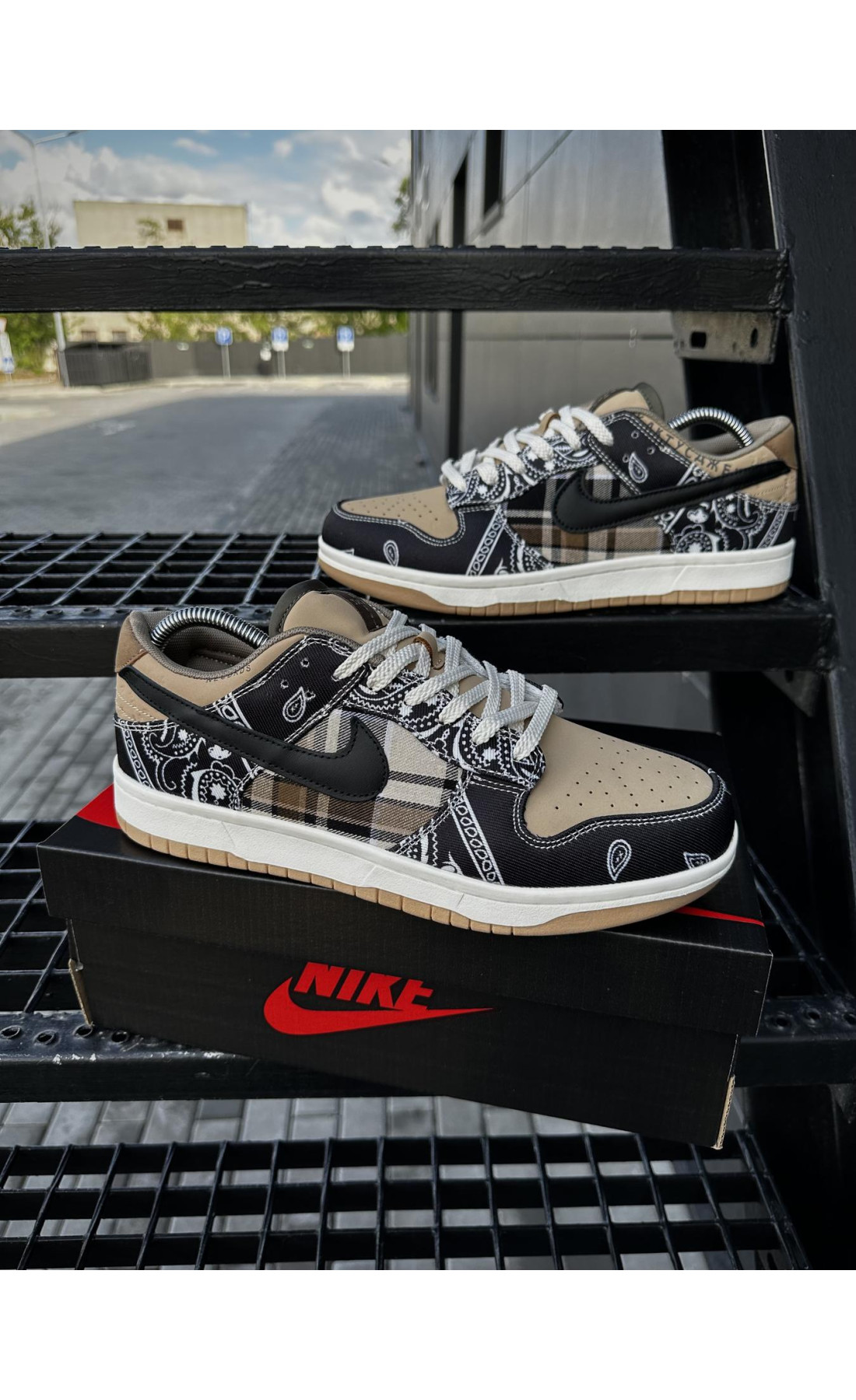 Чоловічі кросівки  Кросівки nike sb dunk low x travis scott cactus jack (5476-1)