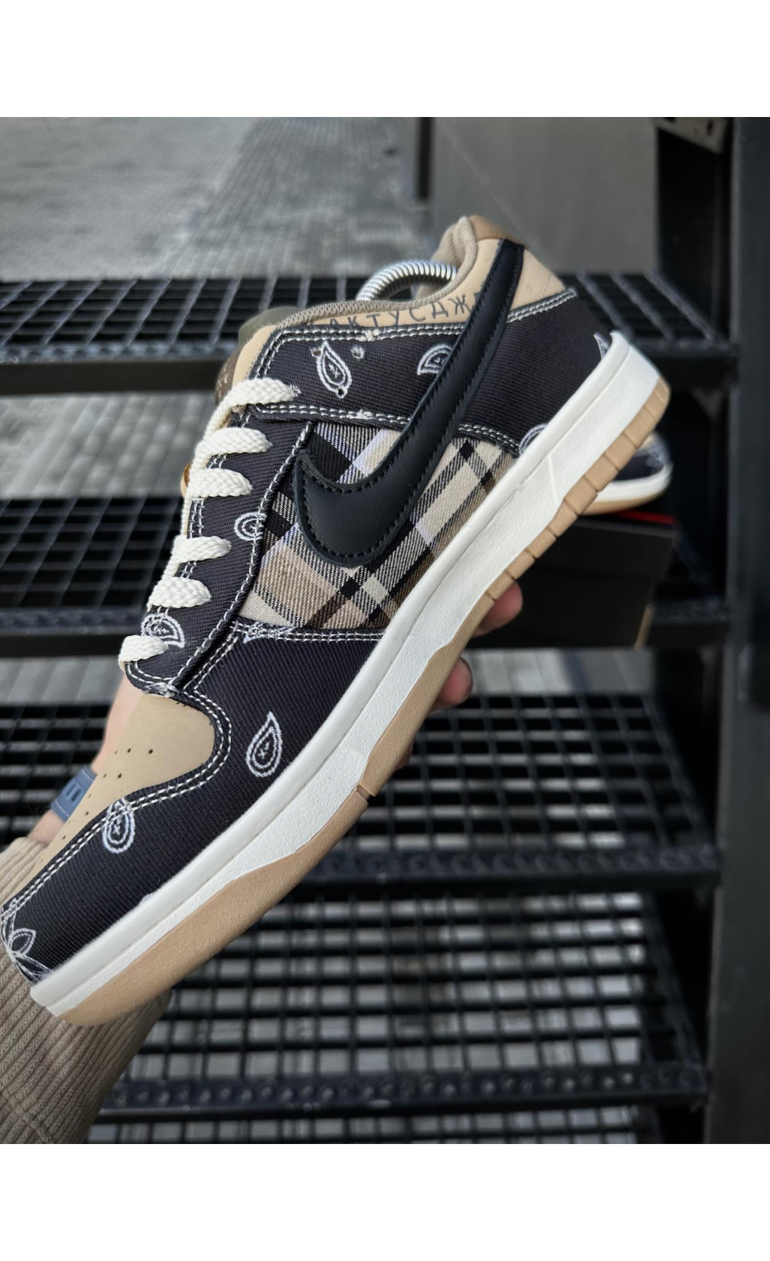 Чоловічі кросівки  Кросівки nike sb dunk low x travis scott cactus jack (5476-1)