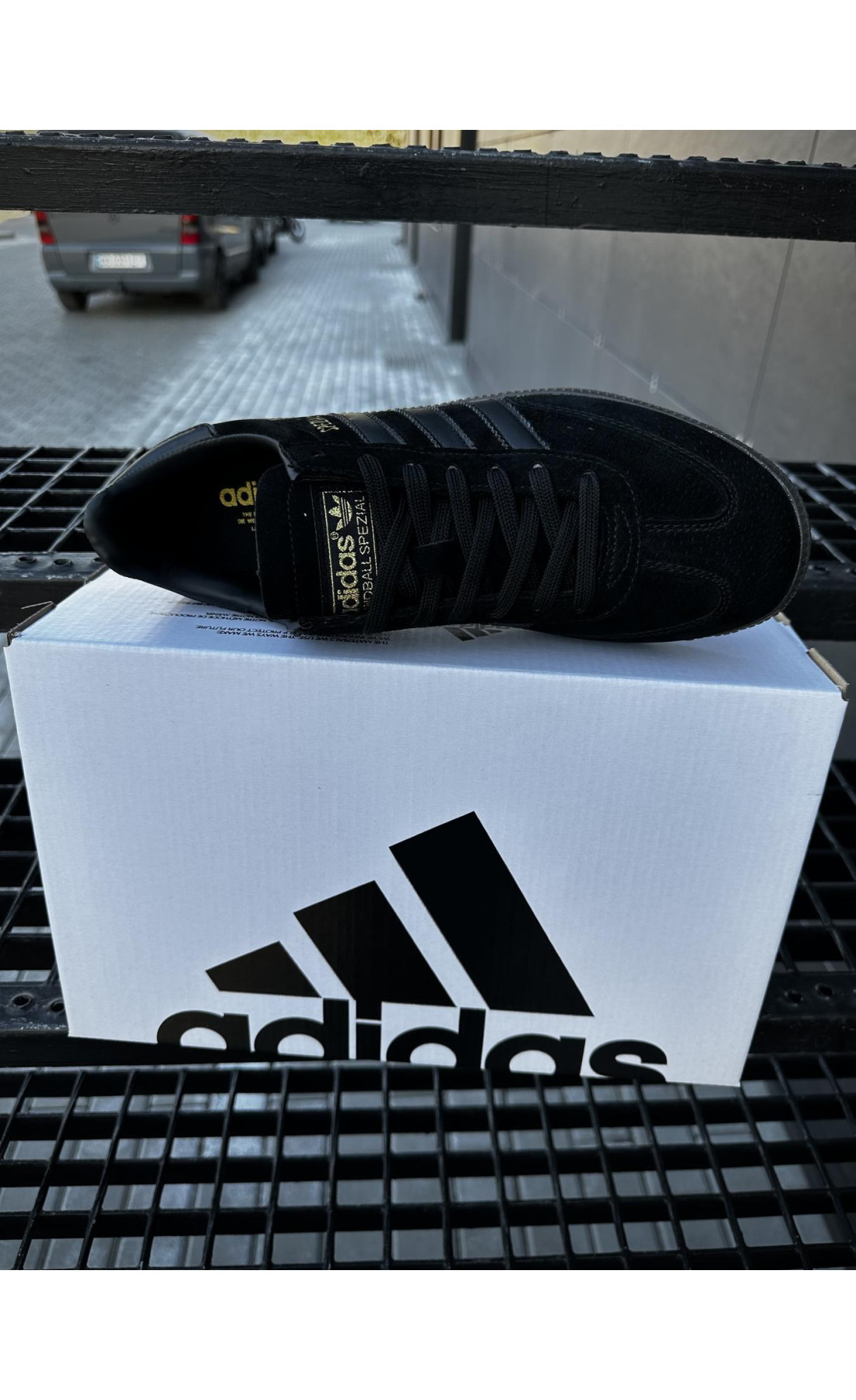 Чоловічі кросівки  Кросівки adidas handball spezial, чорні (725-2)