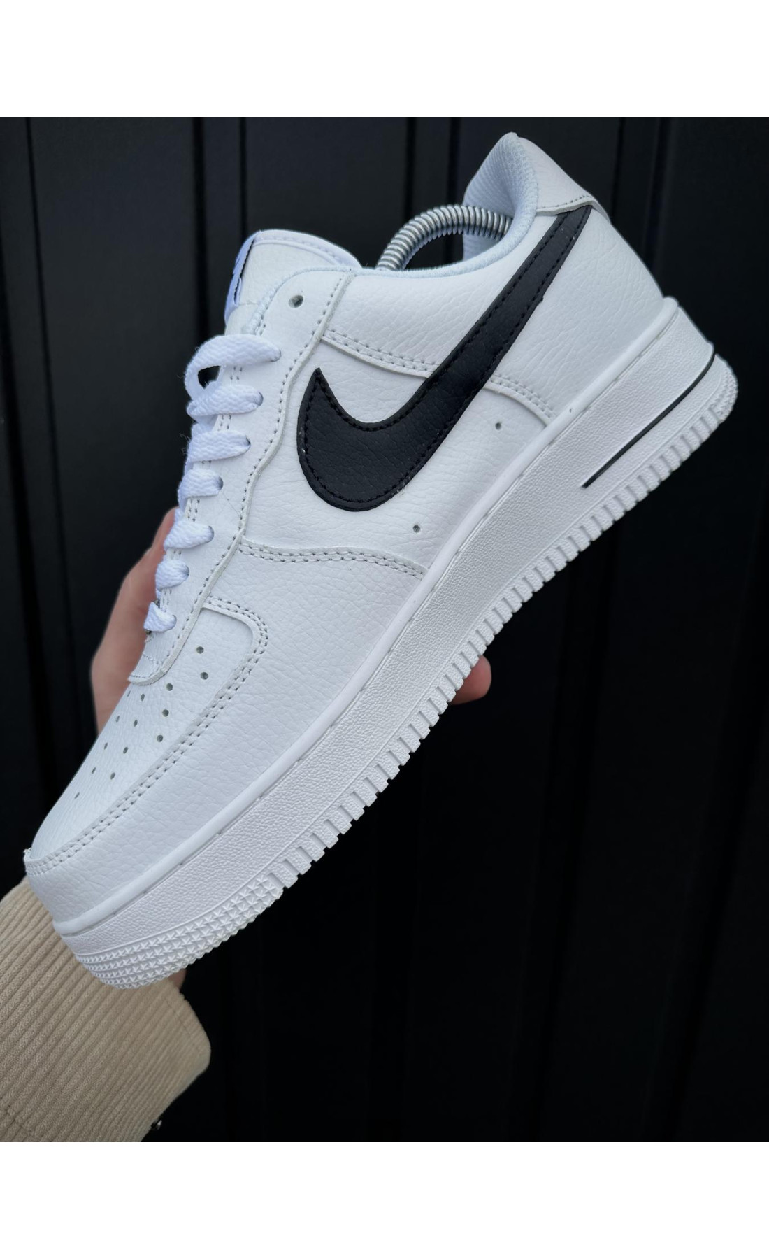 Чоловічі кросівки  Кросівки nike air force (білі з чорним лого, шкіра ліцензія) (32-3)