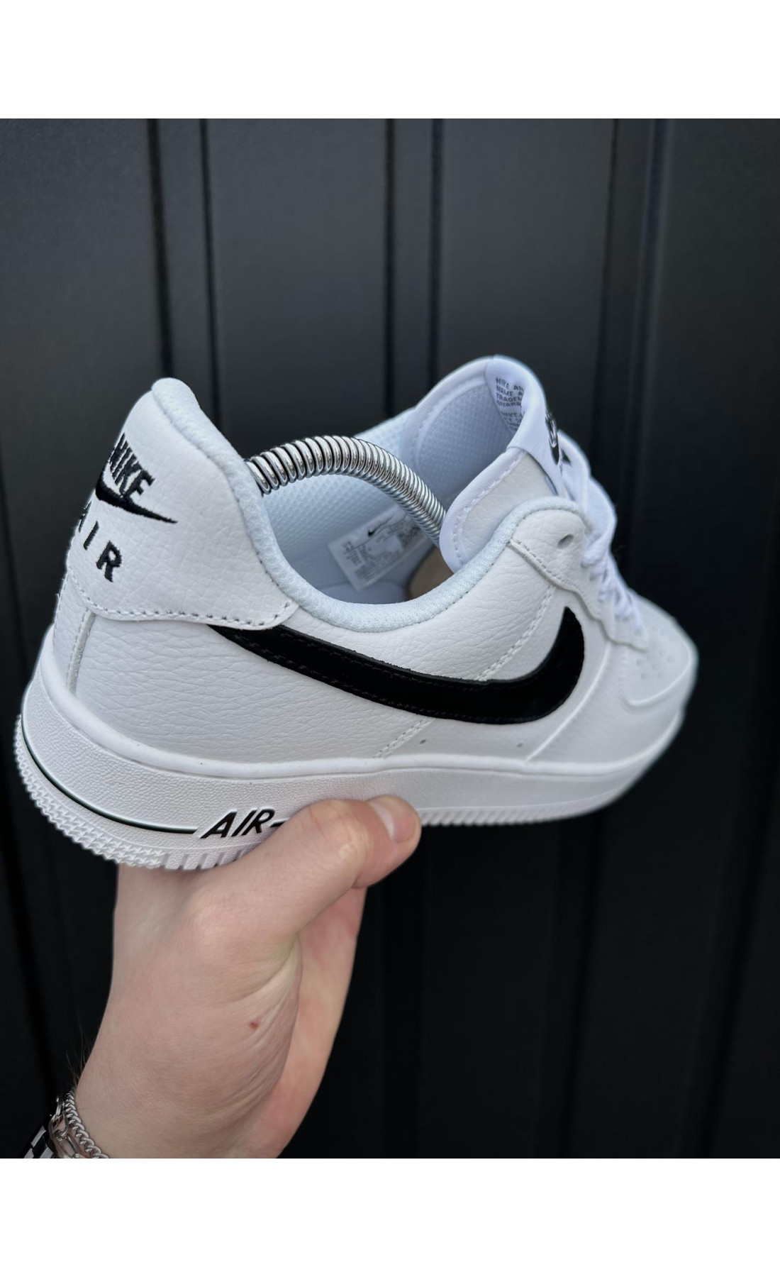 Чоловічі кросівки  Кросівки nike air force (білі з чорним лого, шкіра ліцензія) (32-3)