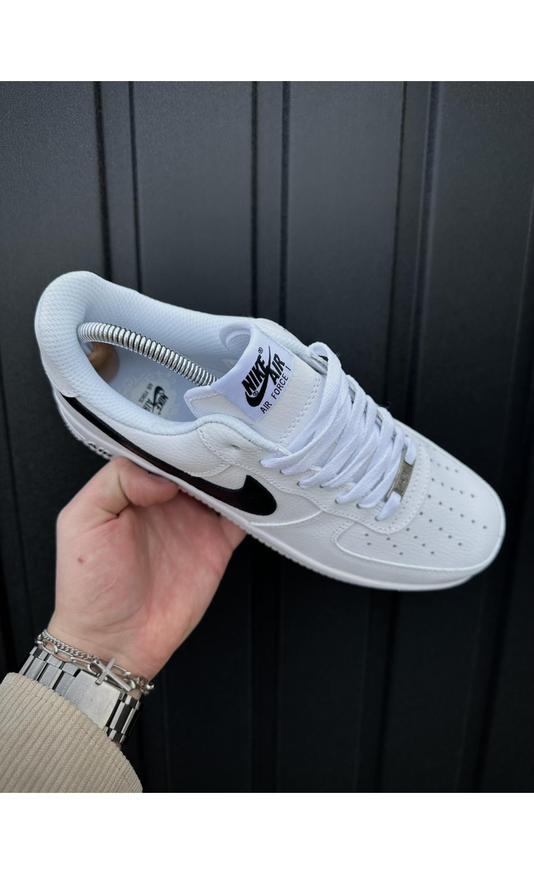 Чоловічі кросівки  Кросівки nike air force (білі з чорним лого, шкіра ліцензія) (32-3)