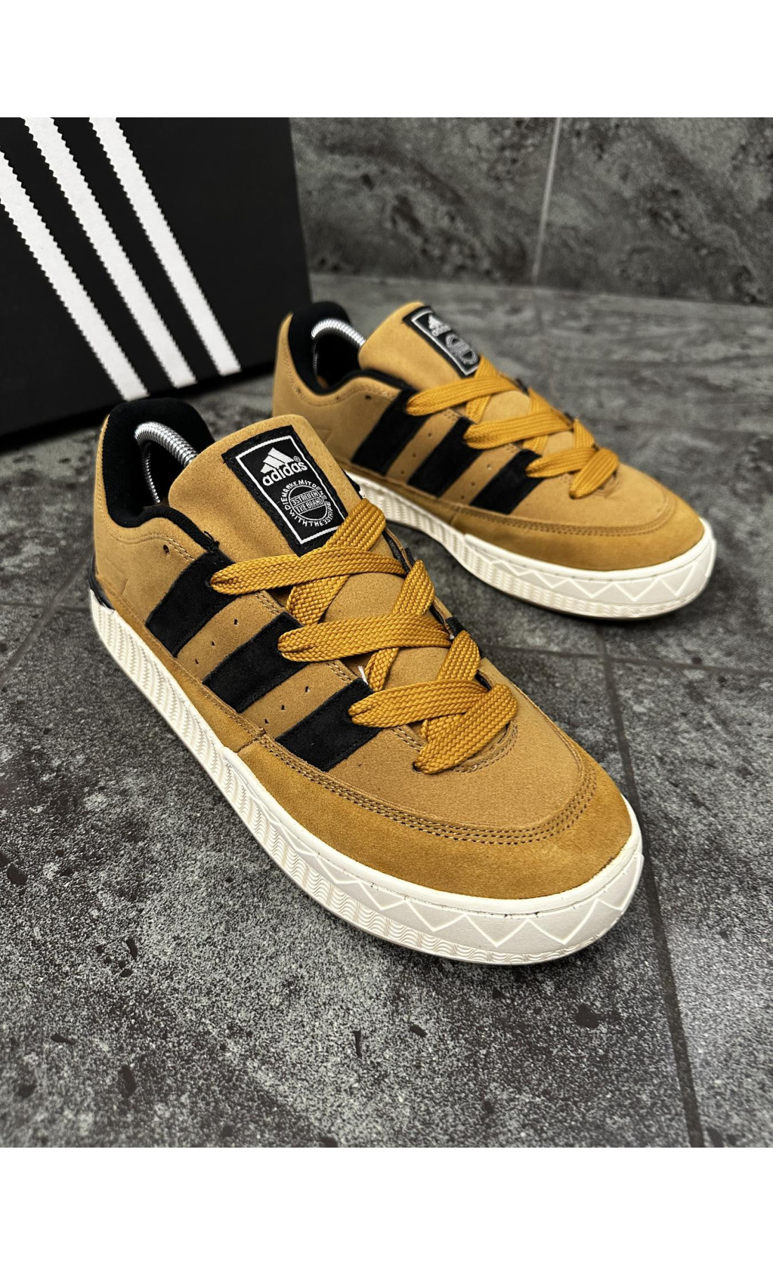 Чоловічі кросівки  Кросівки adidas adimatic neighborhood (camel black) (476-10)