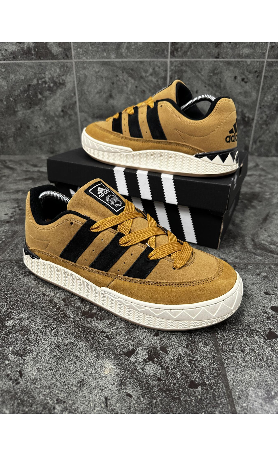 Чоловічі кросівки  Кросівки adidas adimatic neighborhood (camel black) (476-10)