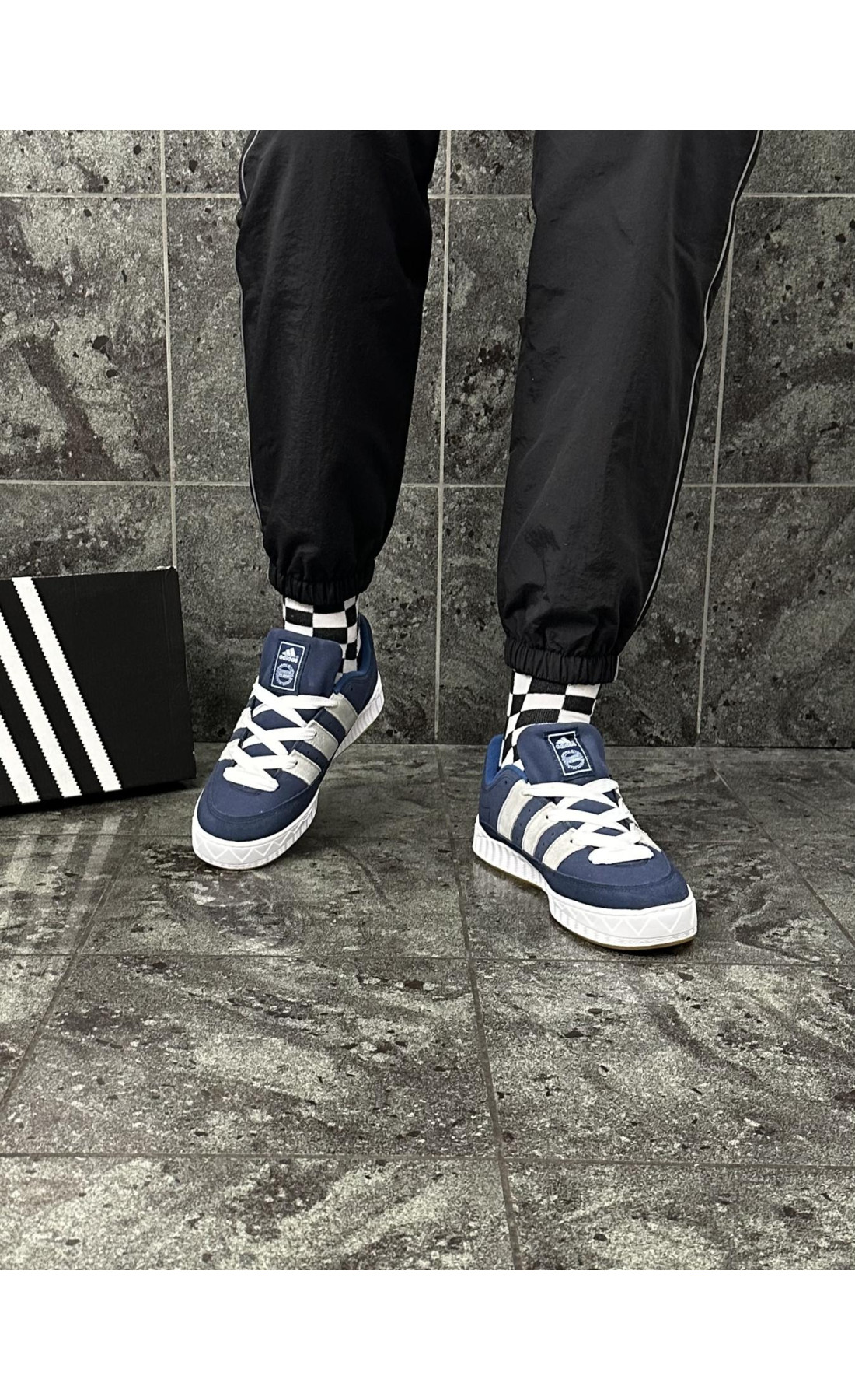 Чоловічі кросівки  Кросівки adidas adimatic neighborhood (navy blue) (476-5)