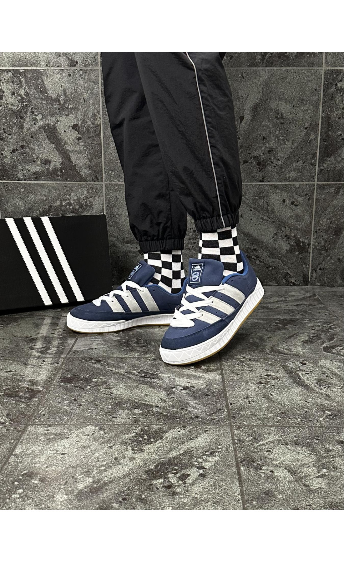 Чоловічі кросівки  Кросівки adidas adimatic neighborhood (navy blue) (476-5)