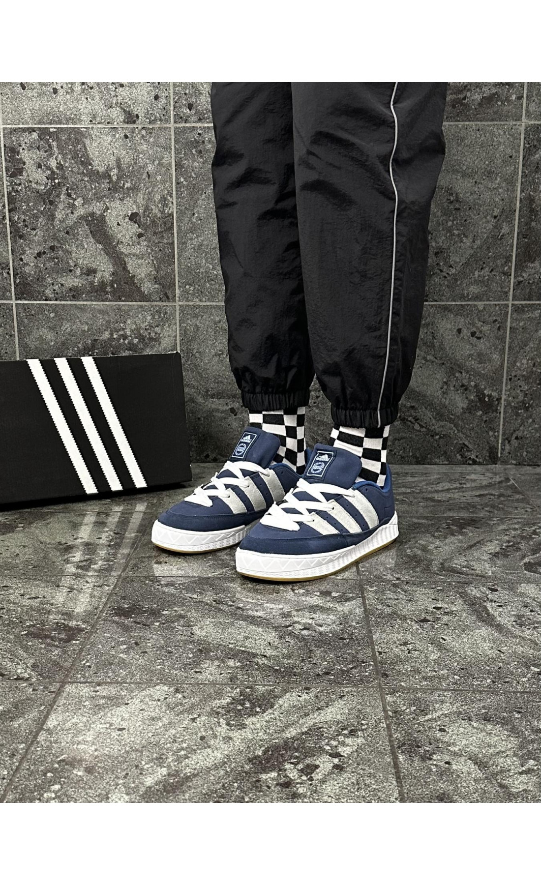 Чоловічі кросівки  Кросівки adidas adimatic neighborhood (navy blue) (476-5)