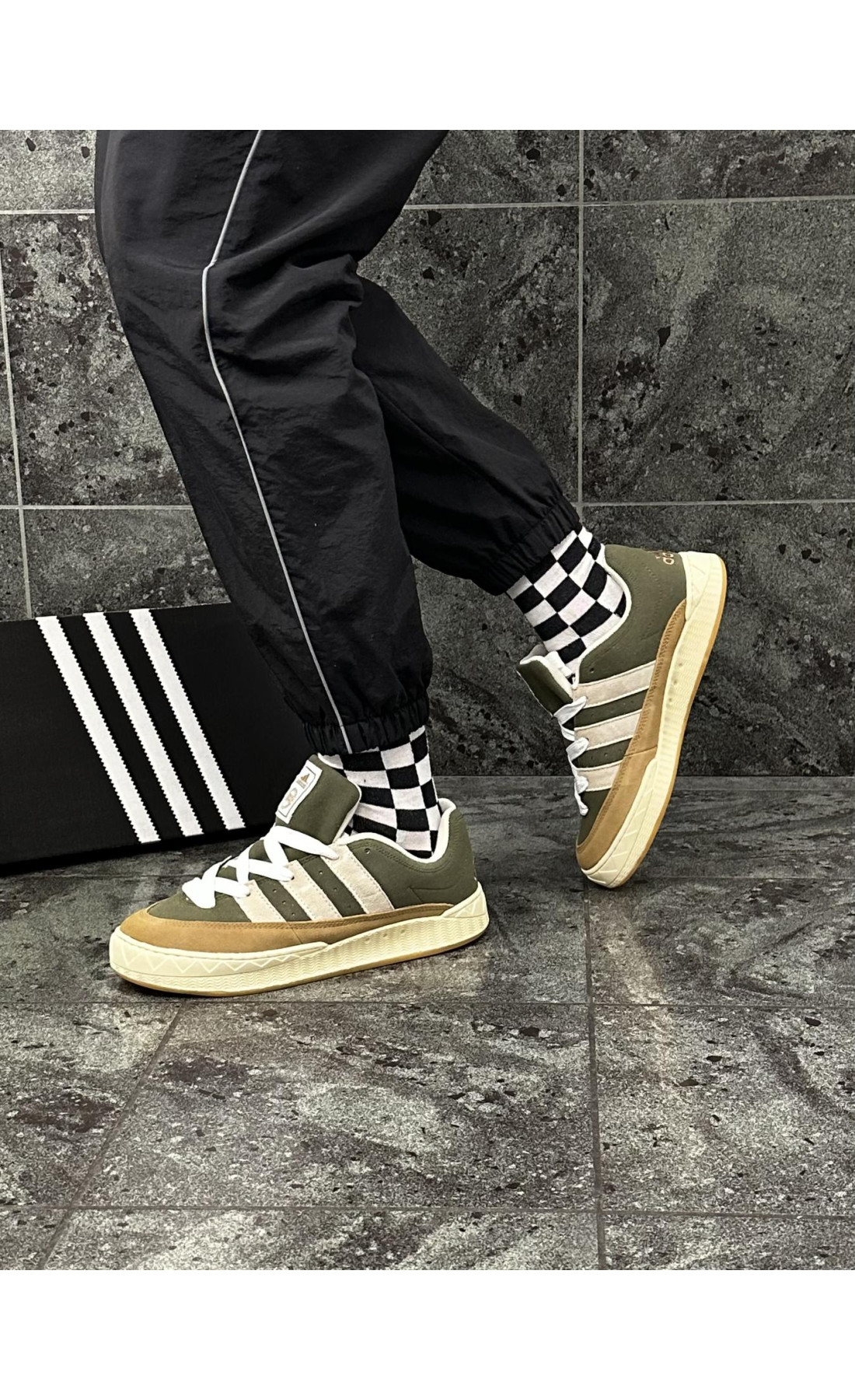 Чоловічі кросівки  Кросівки adidas adimatic neighborhood (olive) (476-2)