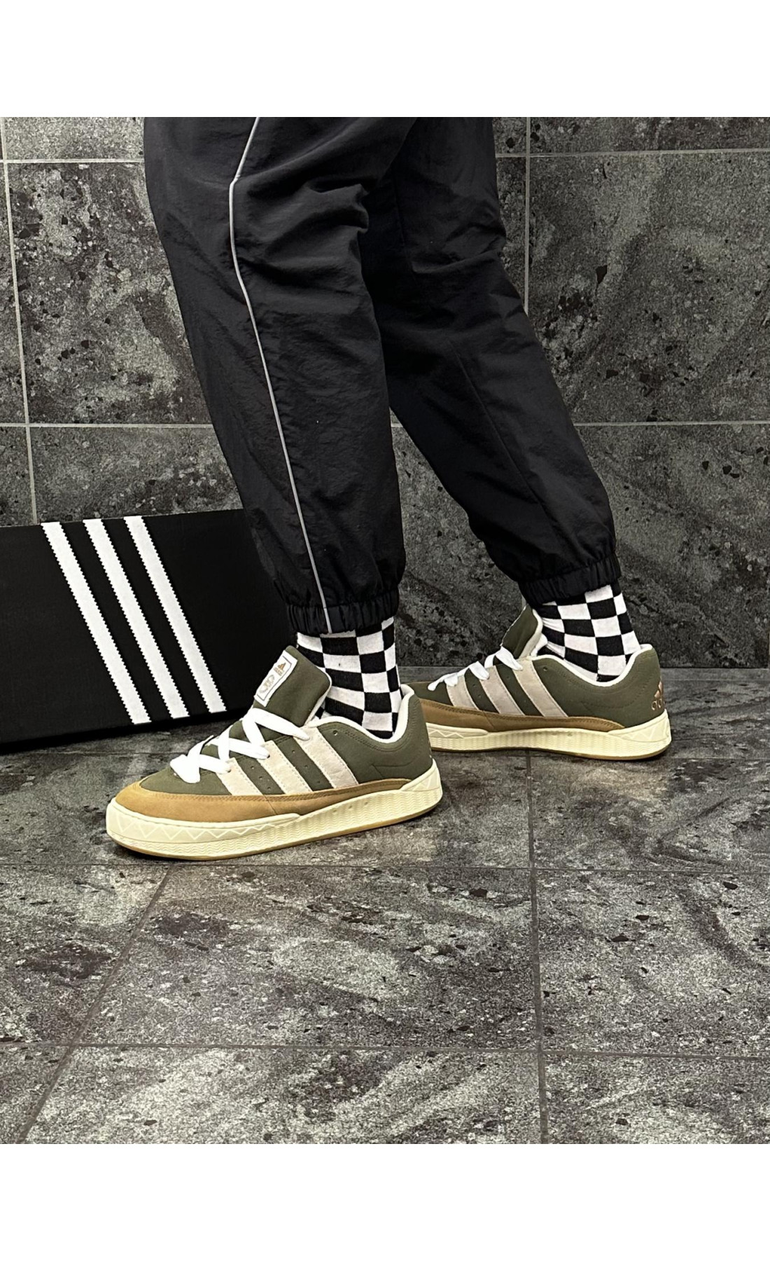 Чоловічі кросівки  Кросівки adidas adimatic neighborhood (olive) (476-2)