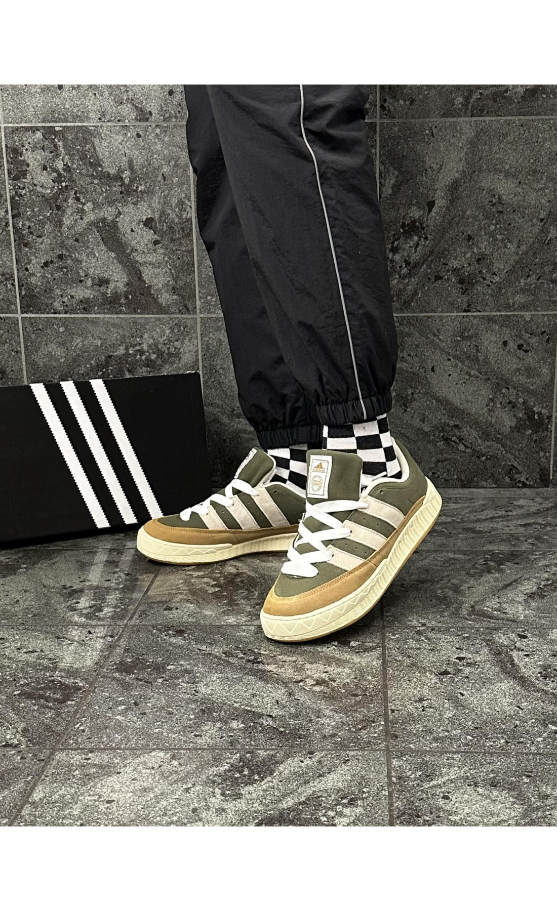 Чоловічі кросівки  Кросівки adidas adimatic neighborhood (olive) (476-2)