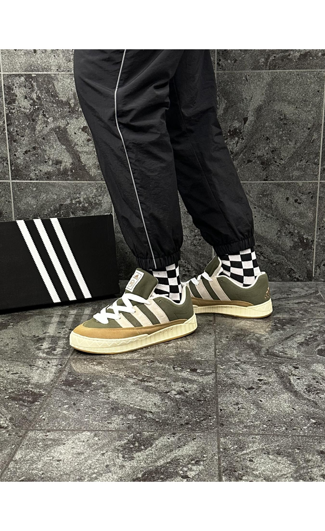 Чоловічі кросівки  Кросівки adidas adimatic neighborhood (olive) (476-2)