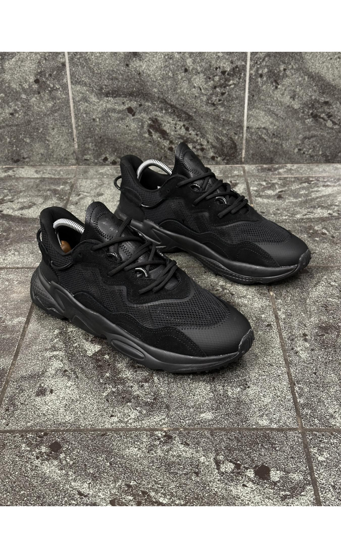 Чоловічі кросівки  Кросівки adidas ozweego (all black) (330-1)