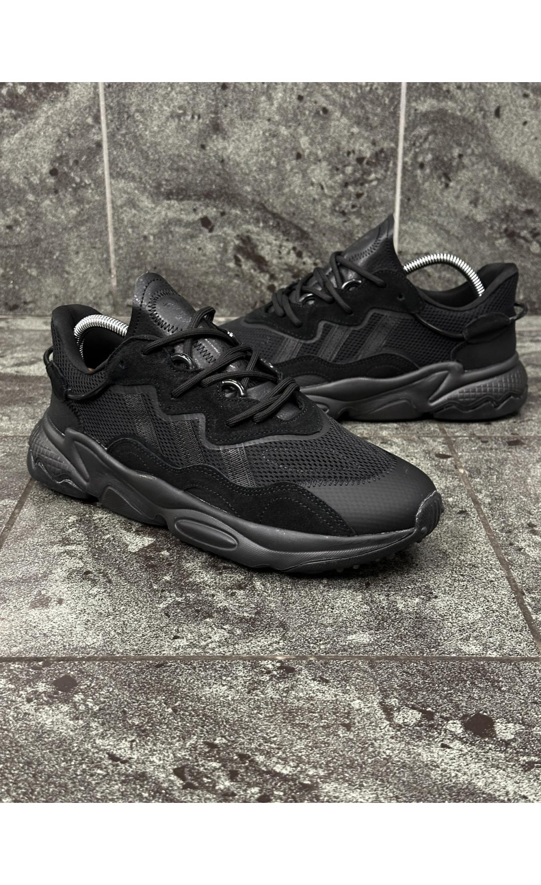 Чоловічі кросівки  Кросівки adidas ozweego (all black) (330-1)