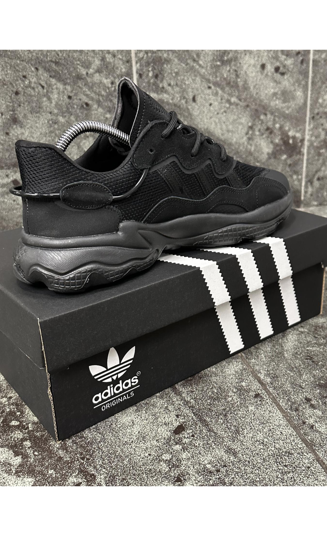 Чоловічі кросівки  Кросівки adidas ozweego (all black) (330-1)