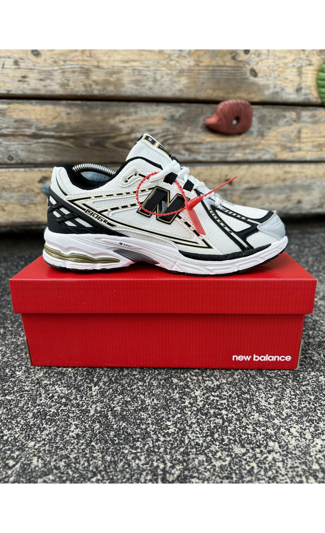 Чоловічі кросівки  Літні кросівки new balance r metallic gold (ліцензія) (1906-8)