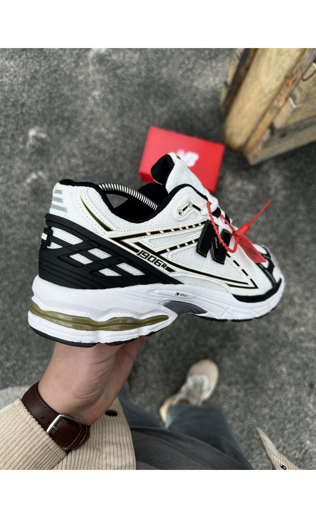 Чоловічі кросівки  Літні кросівки new balance r metallic gold (ліцензія) (1906-8)