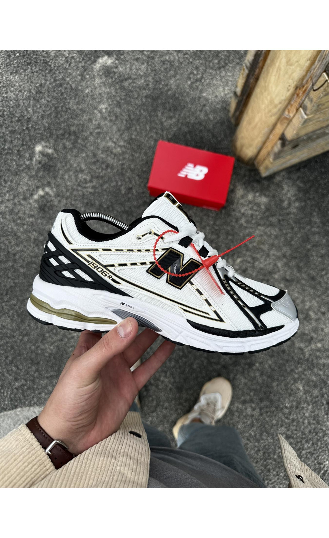 Чоловічі кросівки  Літні кросівки new balance r metallic gold (ліцензія) (1906-8)